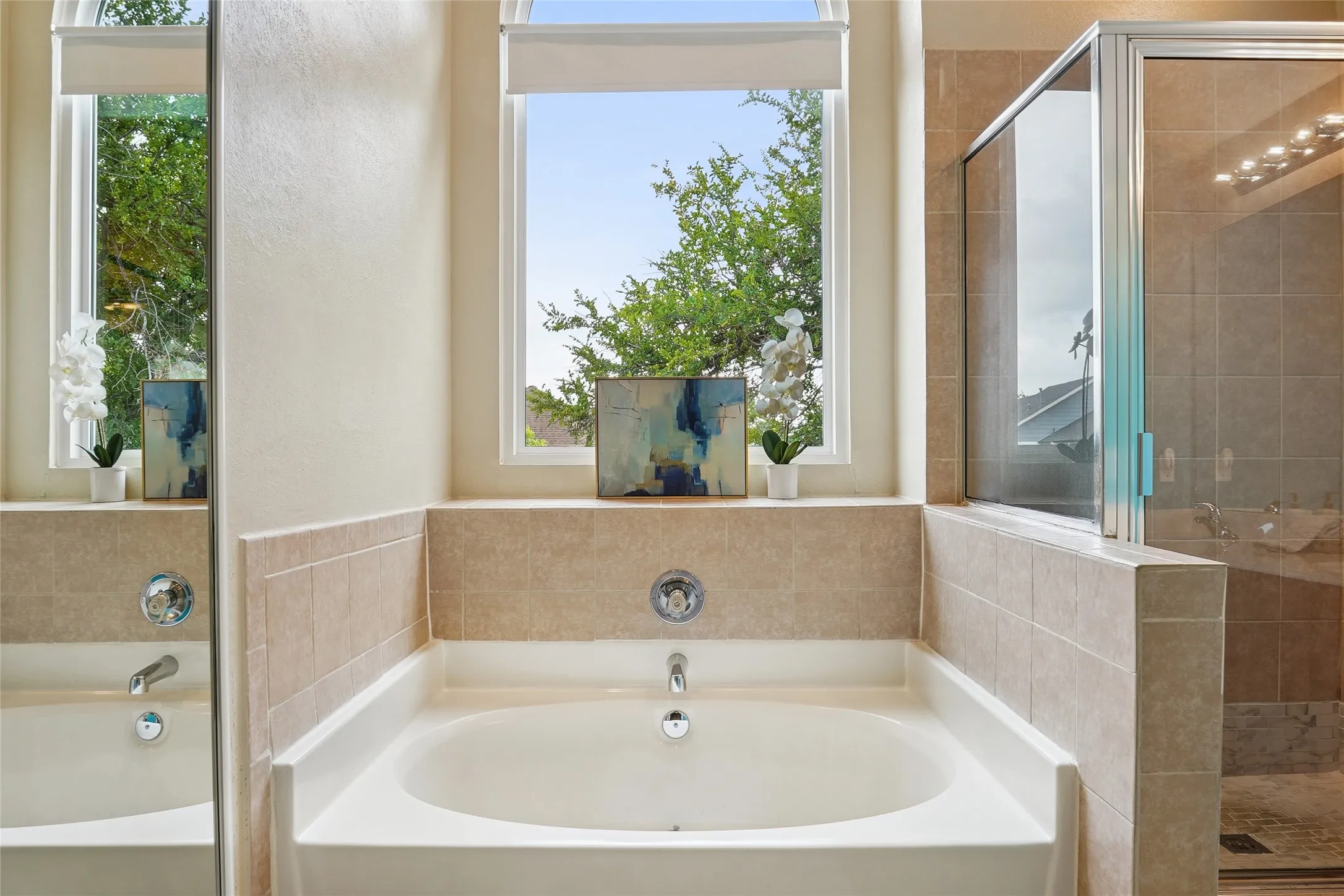 Single Family Residence For Sale in Denton County , 1209 Broken Arrow Trail, Carrollton, Texas 75007, 3 Bedroom, 3 Bathroom, 2 Garage spaces, 2,017 Sqft, built in 1986, mls#21333859, Real Estate Agent in Carrollton, Homes For Sale in Denton county, Homes For Sale in Carrollton, Realtor in Carrollton Texas, Real Estate Brokerage Independent Realty Texas, Luminita Cordes Realtor