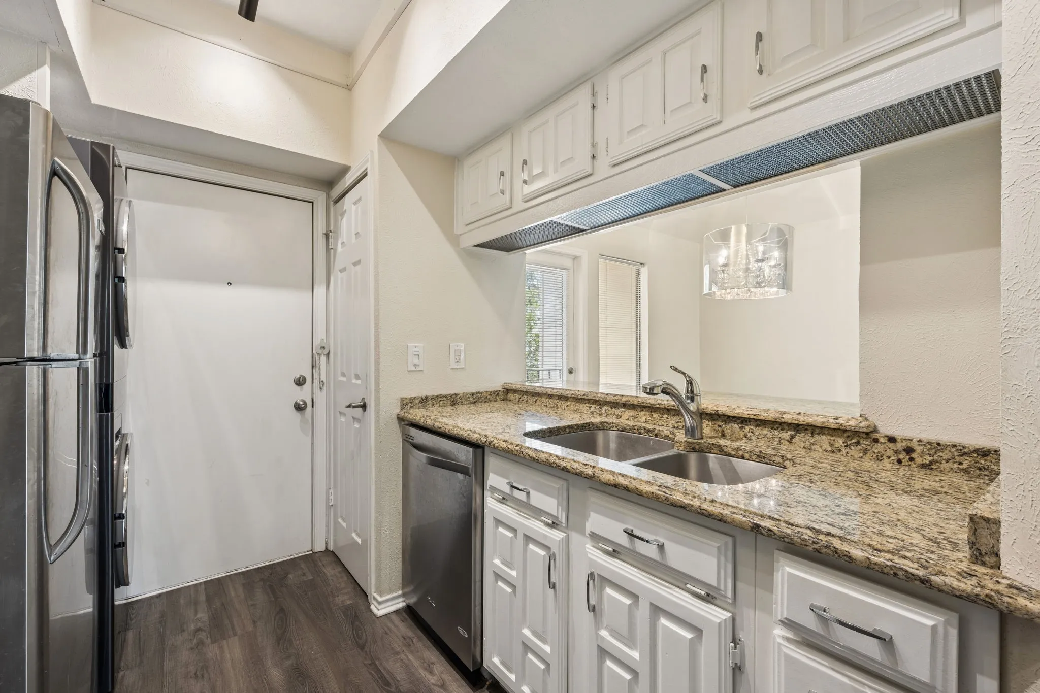 Condominium For Sale in Dallas County , 3105 San Jacinto Street 220, Dallas, Texas 75204, 2 Bedroom, 2 Bathroom, Garage spaces, 926 Sqft, built in 1981, mls#21333901, Real Estate Agent in Dallas, Homes For Sale in Dallas county, Homes For Sale in Dallas, Realtor in Dallas Texas, Real Estate Brokerage Independent Realty Texas, Luminita Cordes Realtor