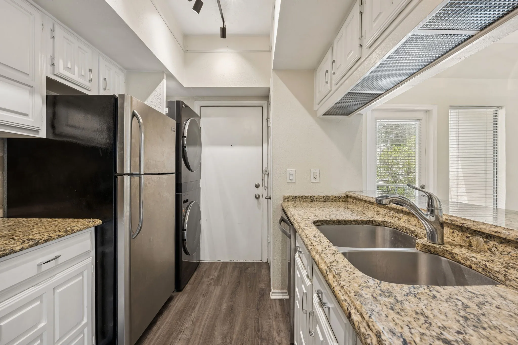 Condominium For Sale in Dallas County , 3105 San Jacinto Street 220, Dallas, Texas 75204, 2 Bedroom, 2 Bathroom, Garage spaces, 926 Sqft, built in 1981, mls#21333901, Real Estate Agent in Dallas, Homes For Sale in Dallas county, Homes For Sale in Dallas, Realtor in Dallas Texas, Real Estate Brokerage Independent Realty Texas, Luminita Cordes Realtor