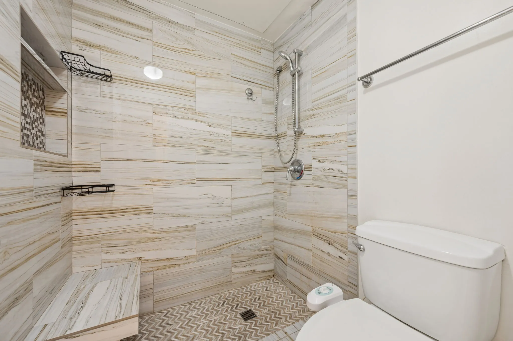 Condominium For Sale in Dallas County , 3105 San Jacinto Street 220, Dallas, Texas 75204, 2 Bedroom, 2 Bathroom, Garage spaces, 926 Sqft, built in 1981, mls#21333901, Real Estate Agent in Dallas, Homes For Sale in Dallas county, Homes For Sale in Dallas, Realtor in Dallas Texas, Real Estate Brokerage Independent Realty Texas, Luminita Cordes Realtor