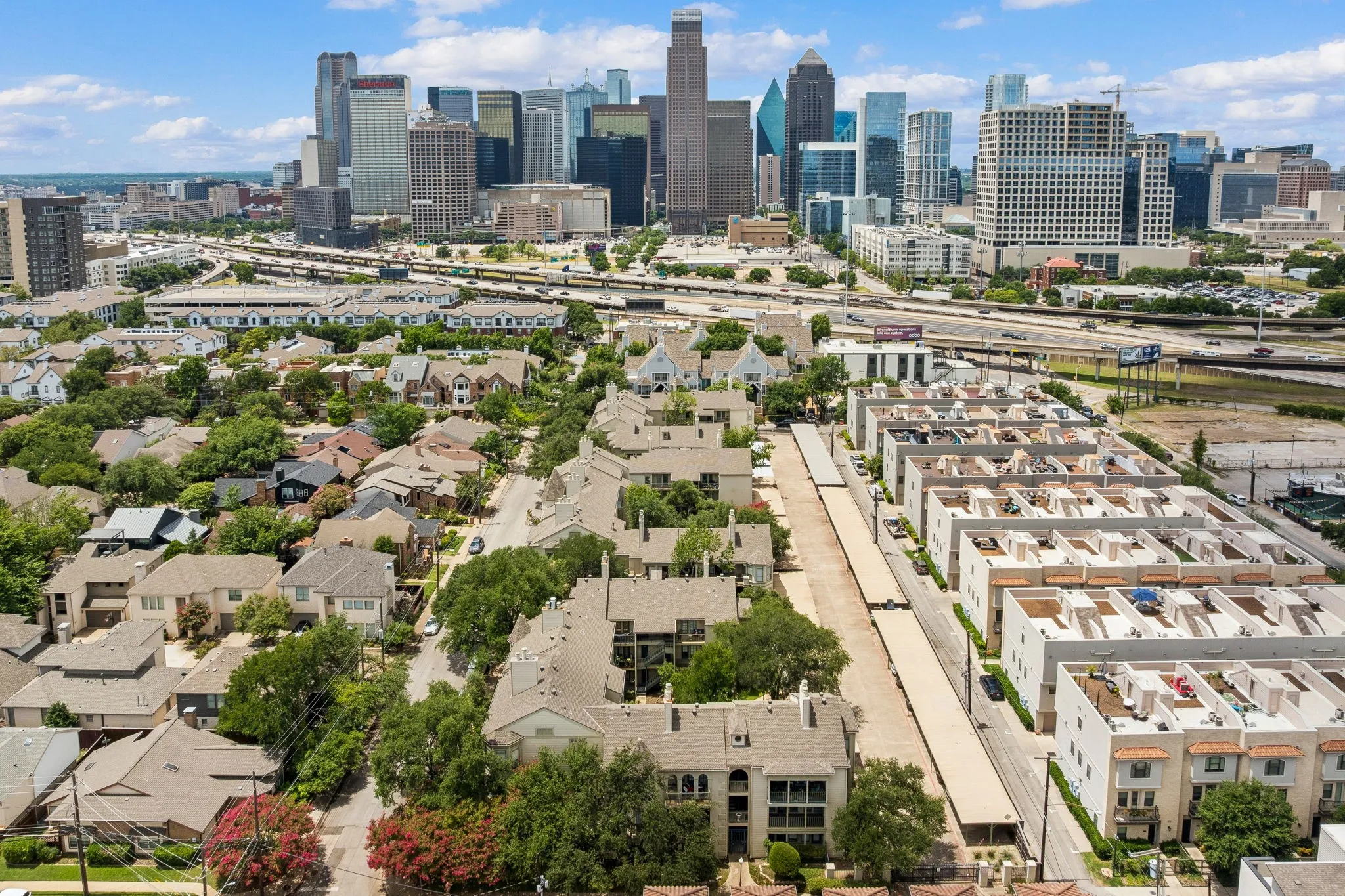 Condominium For Sale in Dallas County , 3105 San Jacinto Street 220, Dallas, Texas 75204, 2 Bedroom, 2 Bathroom, Garage spaces, 926 Sqft, built in 1981, mls#21333901, Real Estate Agent in Dallas, Homes For Sale in Dallas county, Homes For Sale in Dallas, Realtor in Dallas Texas, Real Estate Brokerage Independent Realty Texas, Luminita Cordes Realtor
