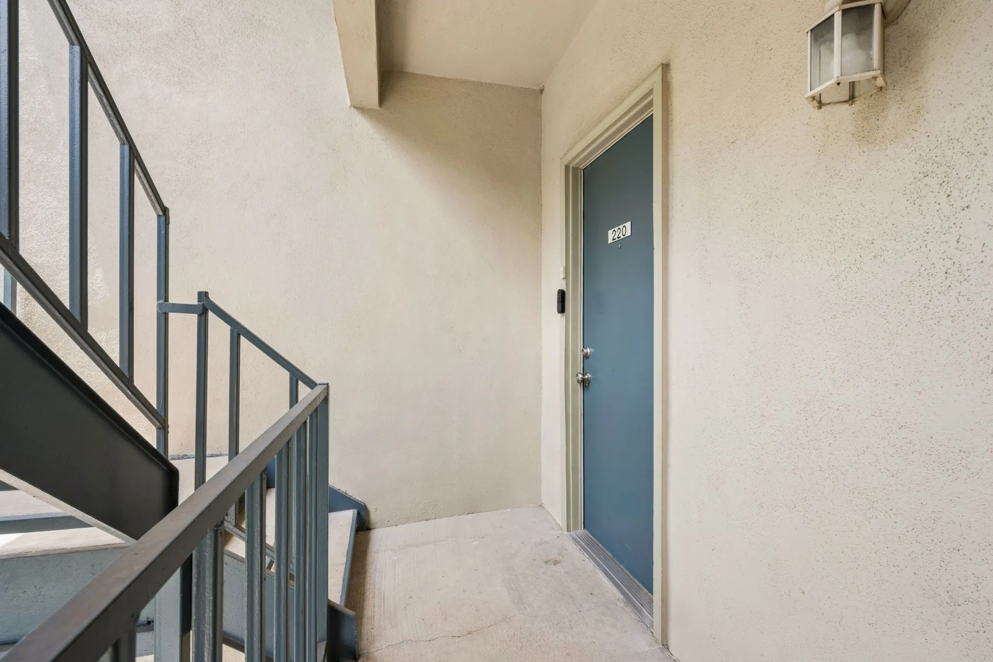 Condominium For Sale in Dallas County , 3105 San Jacinto Street 220, Dallas, Texas 75204, 2 Bedroom, 2 Bathroom, Garage spaces, 926 Sqft, built in 1981, mls#21333901, Real Estate Agent in Dallas, Homes For Sale in Dallas county, Homes For Sale in Dallas, Realtor in Dallas Texas, Real Estate Brokerage Independent Realty Texas, Luminita Cordes Realtor