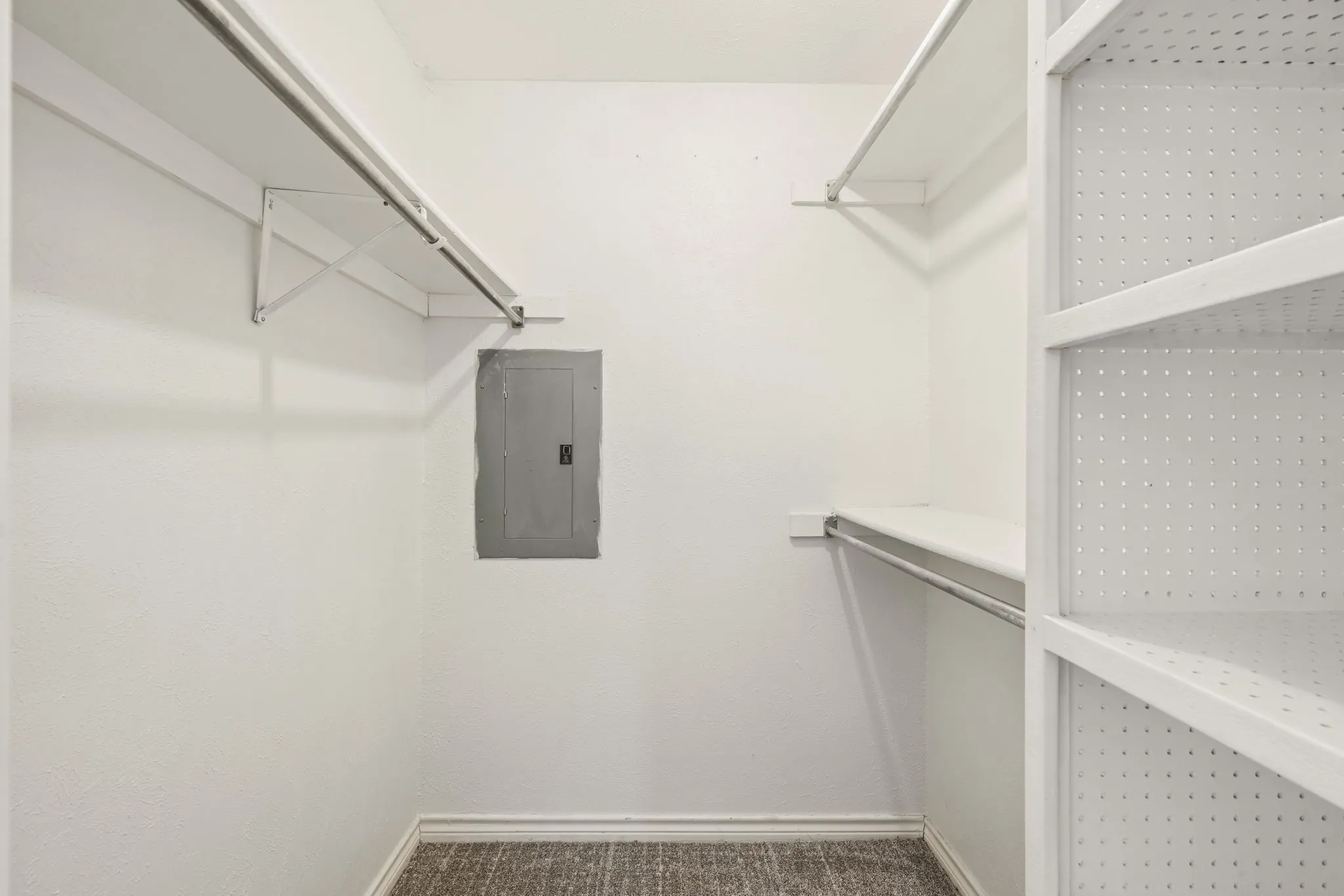 Condominium For Sale in Dallas County , 3105 San Jacinto Street 220, Dallas, Texas 75204, 2 Bedroom, 2 Bathroom, Garage spaces, 926 Sqft, built in 1981, mls#21333901, Real Estate Agent in Dallas, Homes For Sale in Dallas county, Homes For Sale in Dallas, Realtor in Dallas Texas, Real Estate Brokerage Independent Realty Texas, Luminita Cordes Realtor