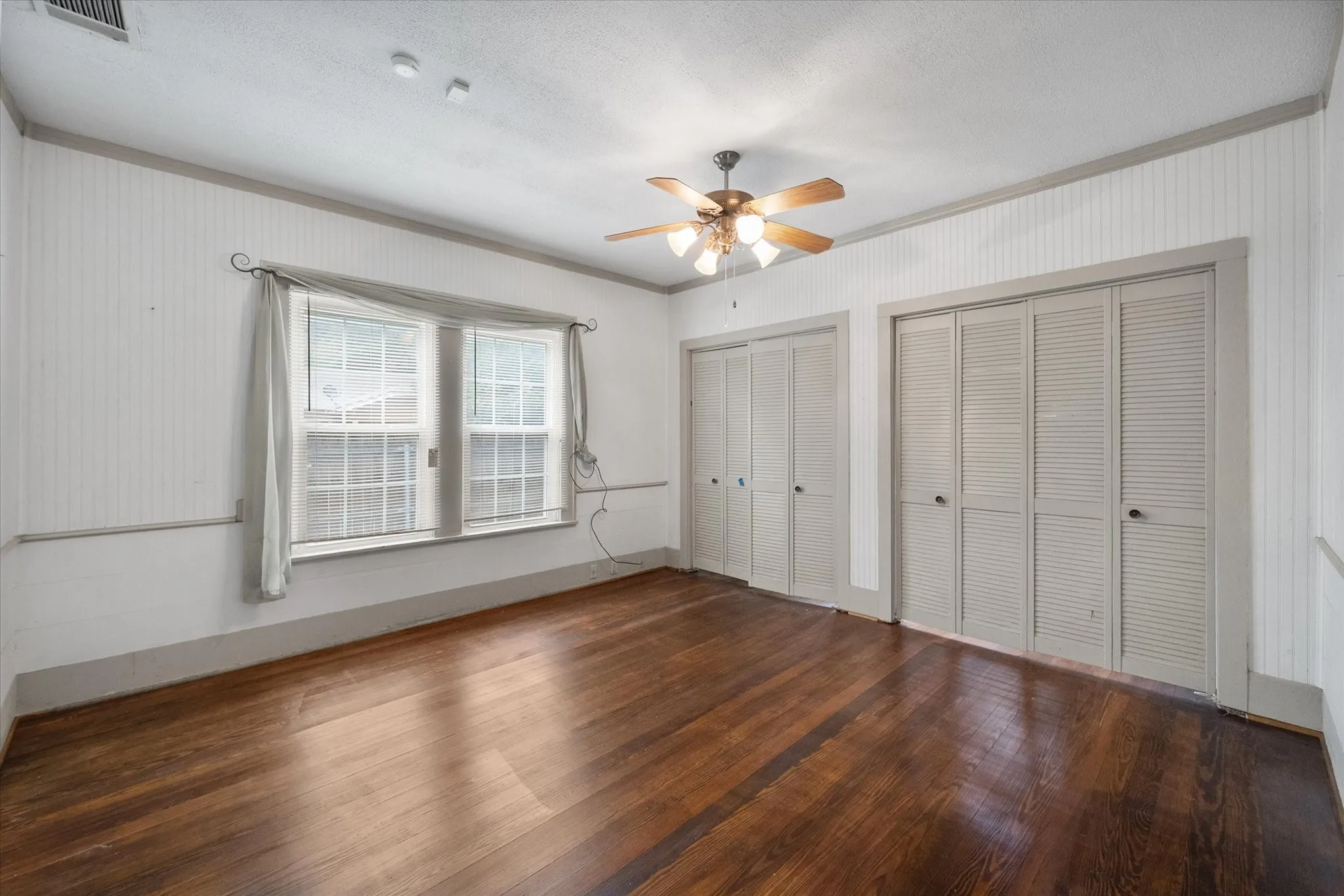 Single Family Residence For Sale in Navarro County , 1501 Sycamore, Corsicana, Texas 75110, 2 Bedroom, 1 Bathroom, Garage spaces, 1,640 Sqft, built in 1935, mls#21333902, Real Estate Agent in Corsicana, Homes For Sale in Navarro county, Homes For Sale in Corsicana, Realtor in Corsicana Texas, Real Estate Brokerage Independent Realty Texas, Luminita Cordes Realtor
