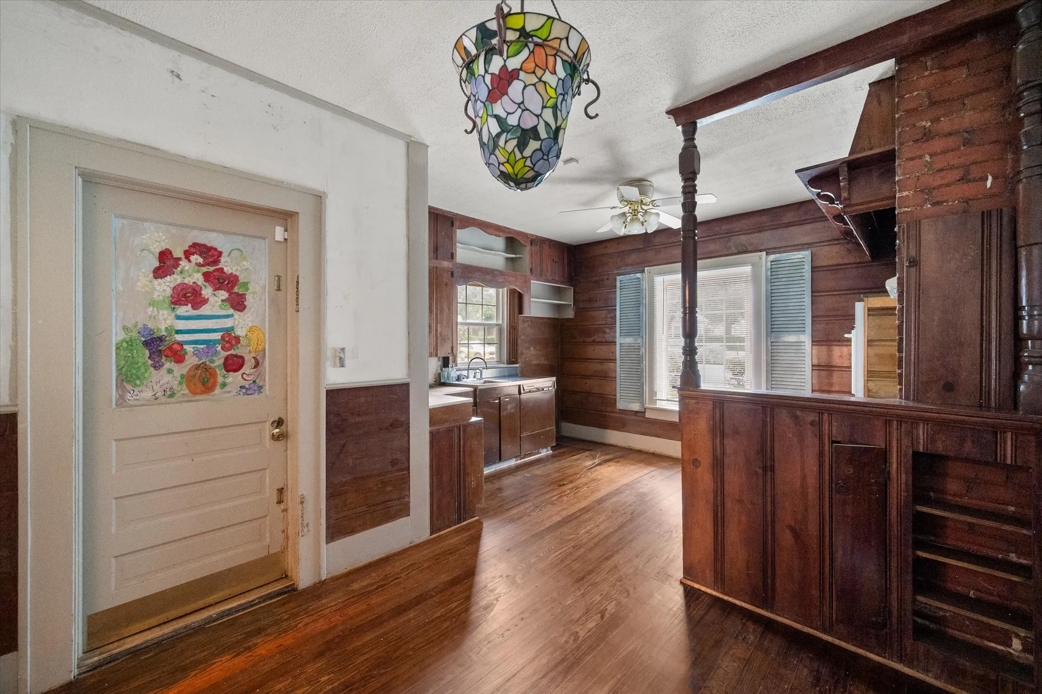 Single Family Residence For Sale in Navarro County , 1501 Sycamore, Corsicana, Texas 75110, 2 Bedroom, 1 Bathroom, Garage spaces, 1,640 Sqft, built in 1935, mls#21333902, Real Estate Agent in Corsicana, Homes For Sale in Navarro county, Homes For Sale in Corsicana, Realtor in Corsicana Texas, Real Estate Brokerage Independent Realty Texas, Luminita Cordes Realtor