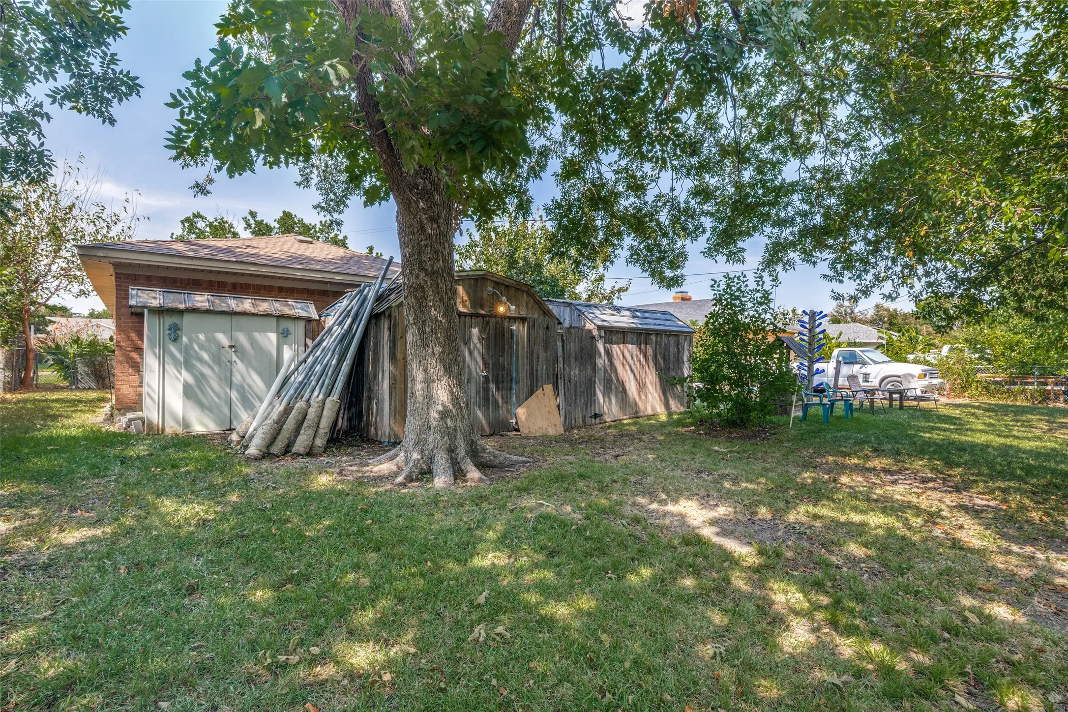 Single Family Residence For Sale in Dallas County , 808 Branch Drive, Garland, Texas 75041, 3 Bedroom, 2 Bathroom, 2 Garage spaces, 2,056 Sqft, built in 1962, mls#21333909, Real Estate Agent in Garland, Homes For Sale in Dallas county, Homes For Sale in Garland, Realtor in Garland Texas, Real Estate Brokerage Independent Realty Texas, Luminita Cordes Realtor