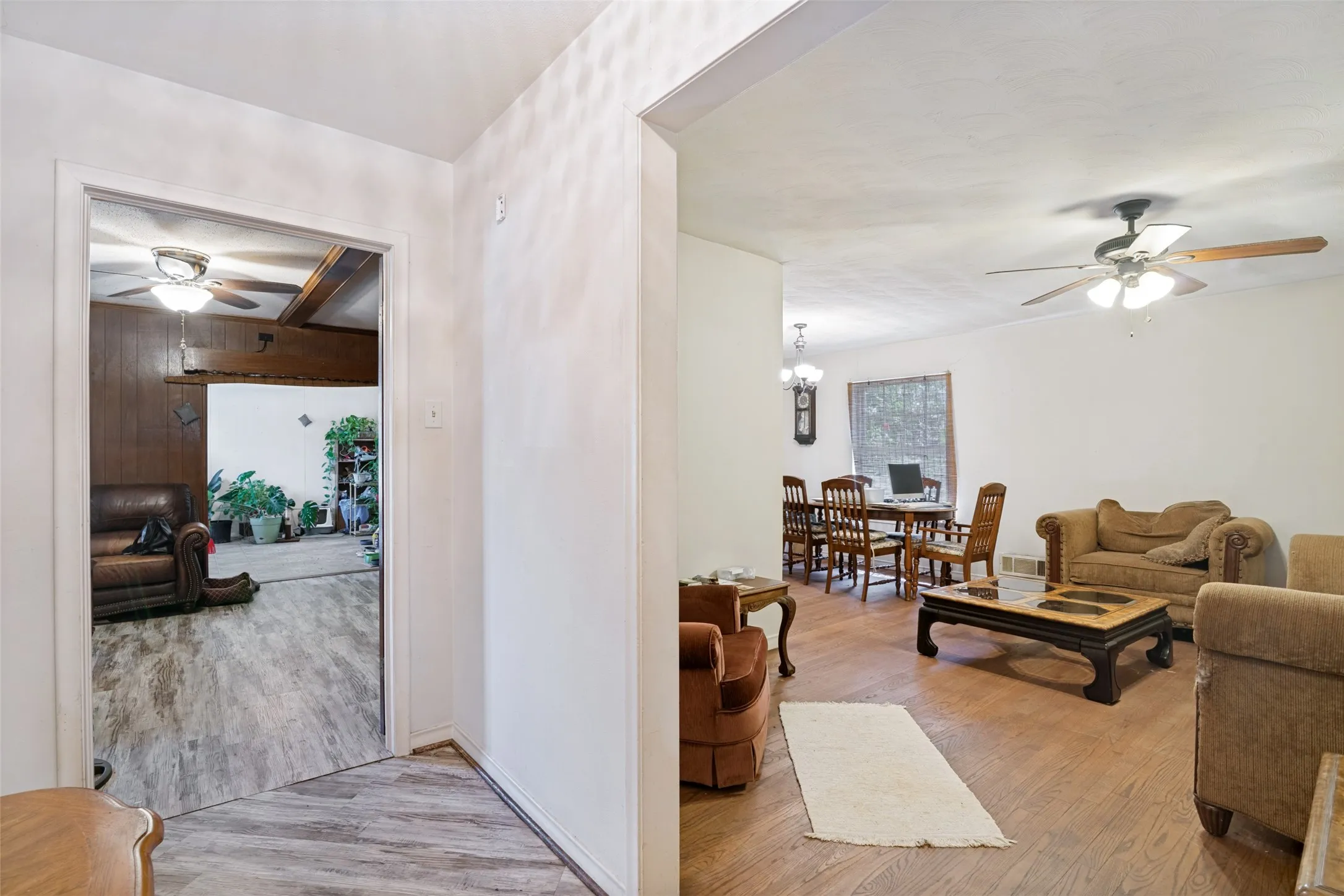 Single Family Residence For Sale in Dallas County , 808 Branch Drive, Garland, Texas 75041, 3 Bedroom, 2 Bathroom, 2 Garage spaces, 2,056 Sqft, built in 1962, mls#21333909, Real Estate Agent in Garland, Homes For Sale in Dallas county, Homes For Sale in Garland, Realtor in Garland Texas, Real Estate Brokerage Independent Realty Texas, Luminita Cordes Realtor