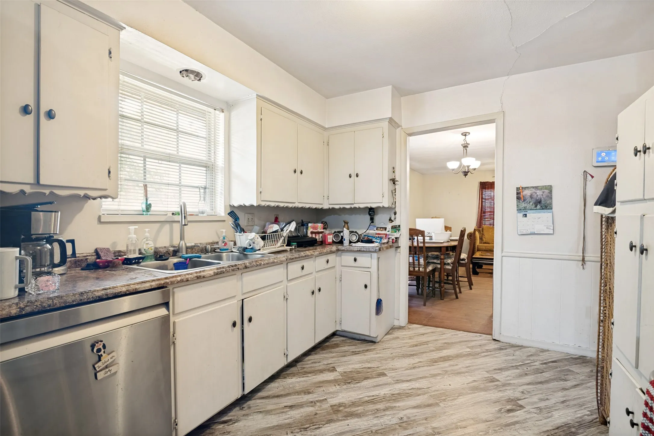 Single Family Residence For Sale in Dallas County , 808 Branch Drive, Garland, Texas 75041, 3 Bedroom, 2 Bathroom, 2 Garage spaces, 2,056 Sqft, built in 1962, mls#21333909, Real Estate Agent in Garland, Homes For Sale in Dallas county, Homes For Sale in Garland, Realtor in Garland Texas, Real Estate Brokerage Independent Realty Texas, Luminita Cordes Realtor