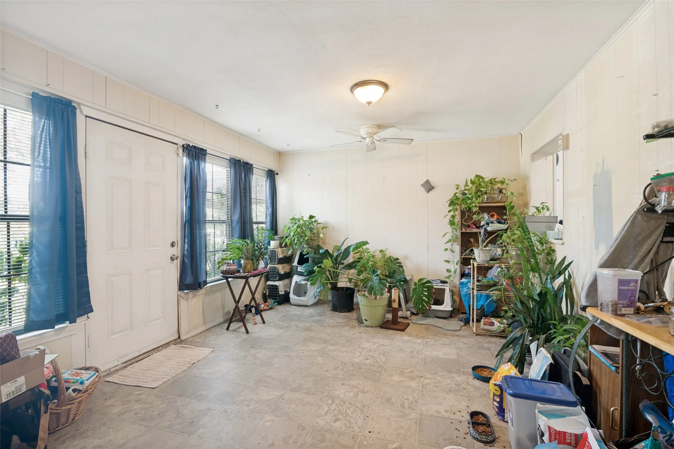 Single Family Residence For Sale in Dallas County , 808 Branch Drive, Garland, Texas 75041, 3 Bedroom, 2 Bathroom, 2 Garage spaces, 2,056 Sqft, built in 1962, mls#21333909, Real Estate Agent in Garland, Homes For Sale in Dallas county, Homes For Sale in Garland, Realtor in Garland Texas, Real Estate Brokerage Independent Realty Texas, Luminita Cordes Realtor