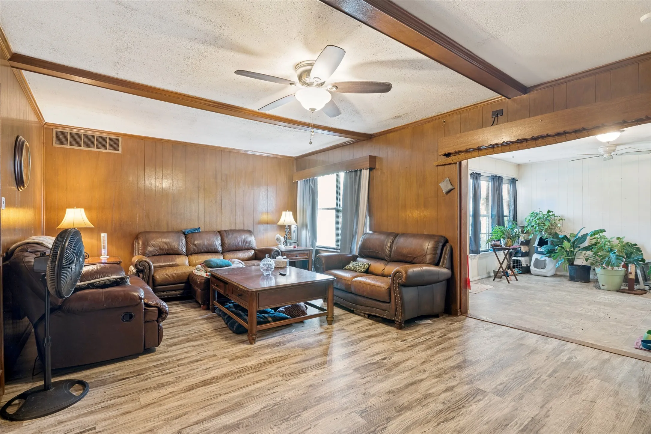 Single Family Residence For Sale in Dallas County , 808 Branch Drive, Garland, Texas 75041, 3 Bedroom, 2 Bathroom, 2 Garage spaces, 2,056 Sqft, built in 1962, mls#21333909, Real Estate Agent in Garland, Homes For Sale in Dallas county, Homes For Sale in Garland, Realtor in Garland Texas, Real Estate Brokerage Independent Realty Texas, Luminita Cordes Realtor