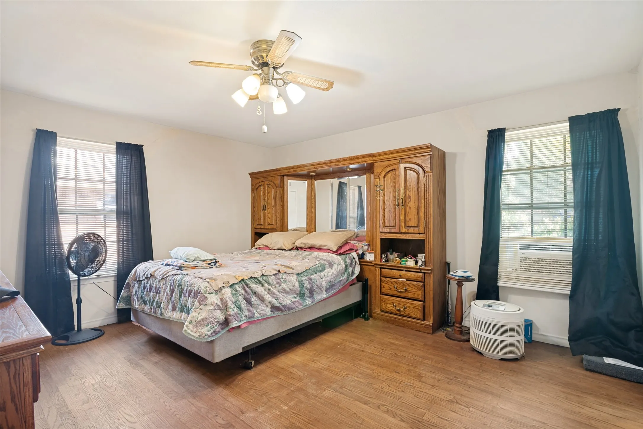Single Family Residence For Sale in Dallas County , 808 Branch Drive, Garland, Texas 75041, 3 Bedroom, 2 Bathroom, 2 Garage spaces, 2,056 Sqft, built in 1962, mls#21333909, Real Estate Agent in Garland, Homes For Sale in Dallas county, Homes For Sale in Garland, Realtor in Garland Texas, Real Estate Brokerage Independent Realty Texas, Luminita Cordes Realtor