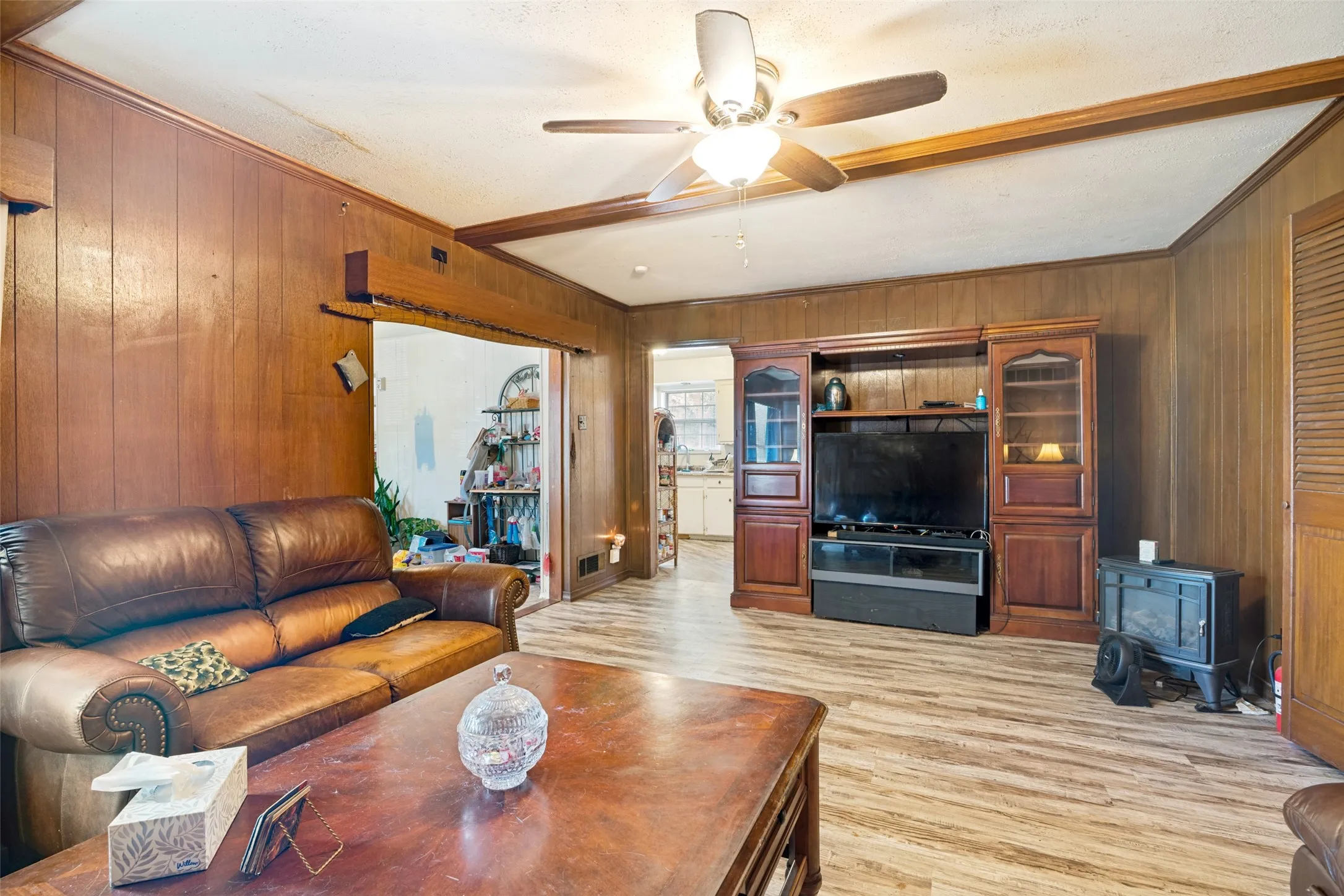 Single Family Residence For Sale in Dallas County , 808 Branch Drive, Garland, Texas 75041, 3 Bedroom, 2 Bathroom, 2 Garage spaces, 2,056 Sqft, built in 1962, mls#21333909, Real Estate Agent in Garland, Homes For Sale in Dallas county, Homes For Sale in Garland, Realtor in Garland Texas, Real Estate Brokerage Independent Realty Texas, Luminita Cordes Realtor
