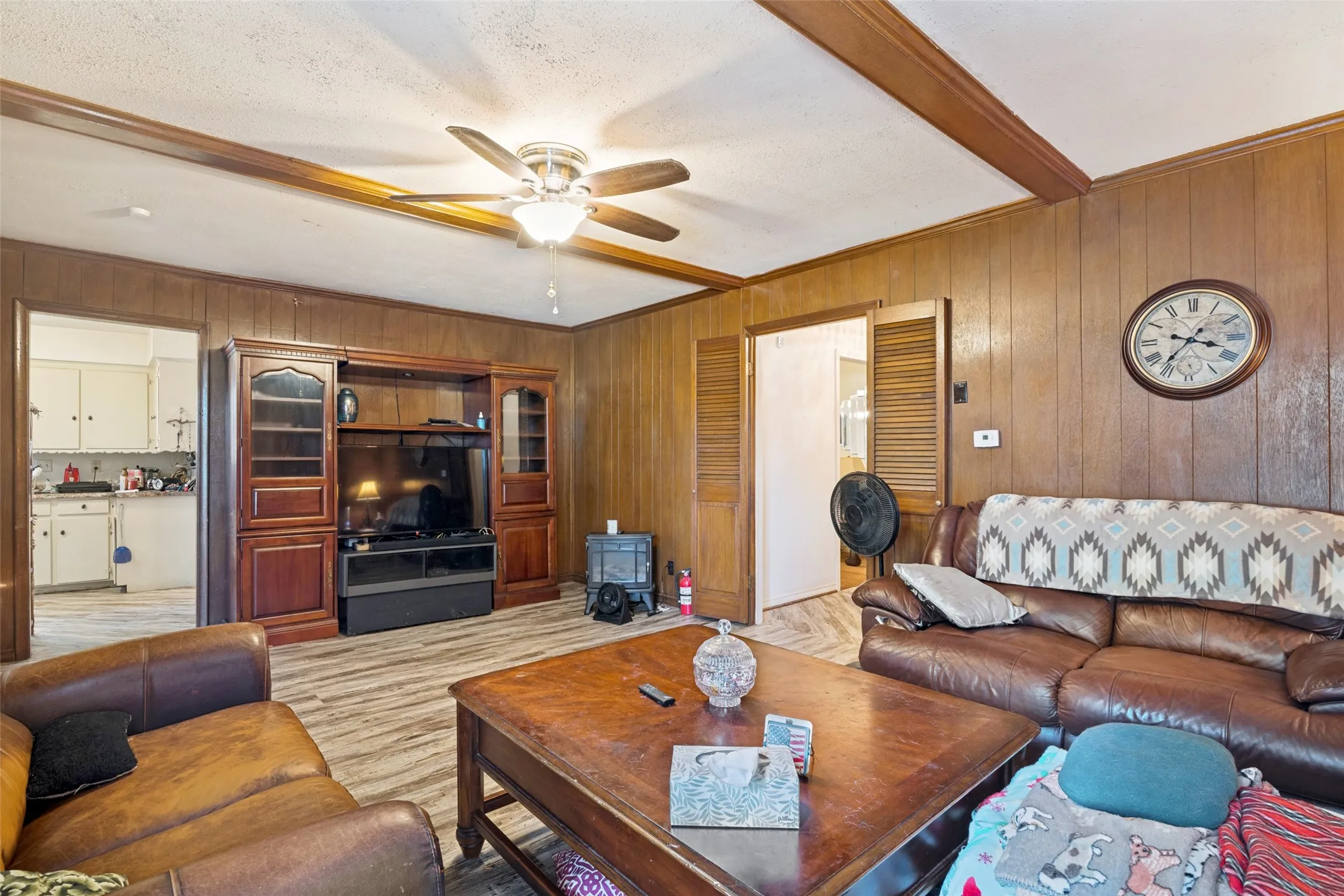 Single Family Residence For Sale in Dallas County , 808 Branch Drive, Garland, Texas 75041, 3 Bedroom, 2 Bathroom, 2 Garage spaces, 2,056 Sqft, built in 1962, mls#21333909, Real Estate Agent in Garland, Homes For Sale in Dallas county, Homes For Sale in Garland, Realtor in Garland Texas, Real Estate Brokerage Independent Realty Texas, Luminita Cordes Realtor