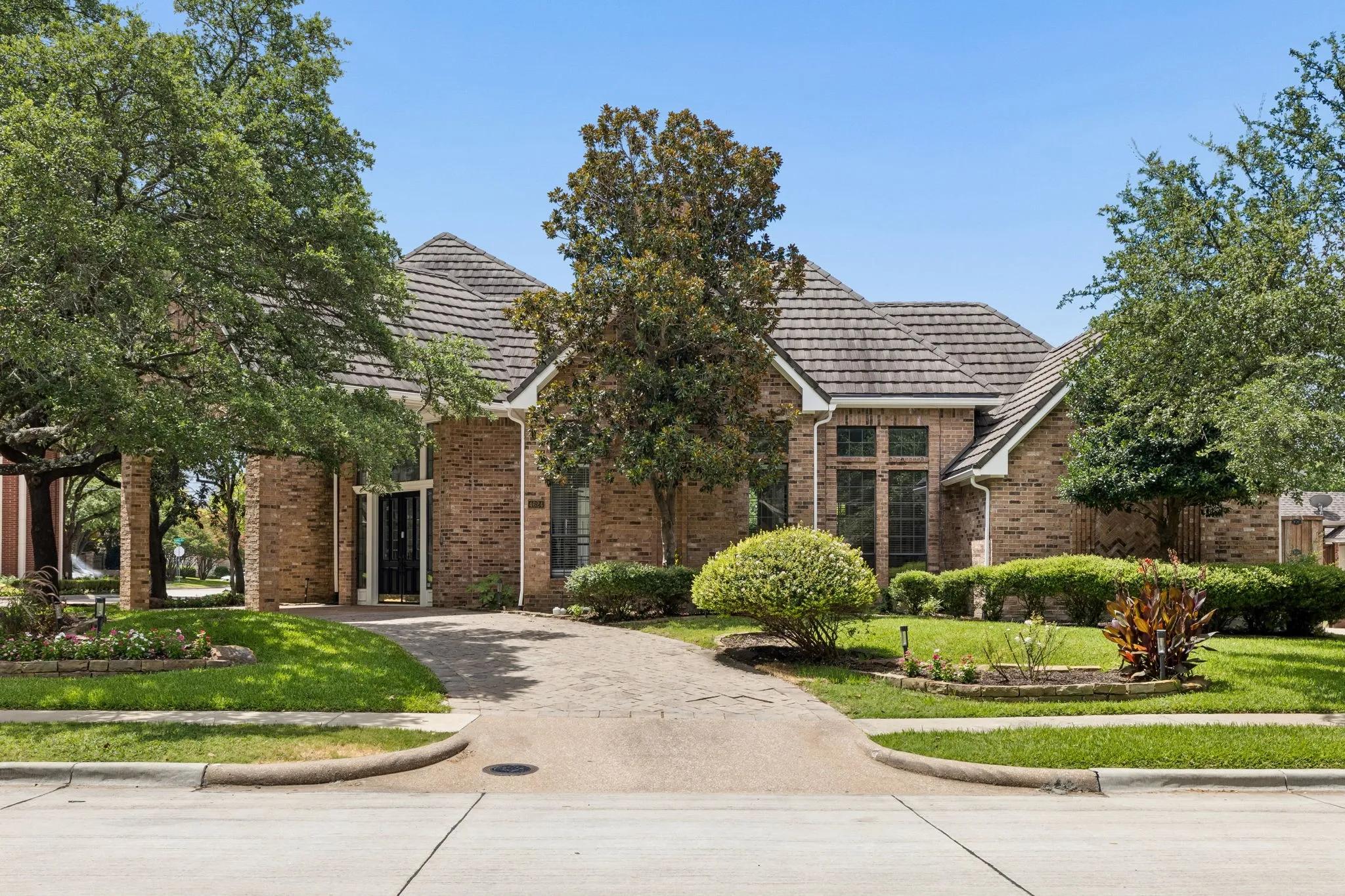 Single Family Residence For Sale in Collin County , 4624 Hallmark Drive, Plano, Texas 75024, 5 Bedroom, 4 Bathroom, 3 Garage spaces, 4,446 Sqft, built in 1986, Price $975,000, mls#21333913, Real Estate Agent in Plano, Homes For Sale in Collin county, Homes For Sale in Plano, Realtor in Plano Texas, Real Estate Brokerage Independent Realty Texas, Luminita Cordes Realtor