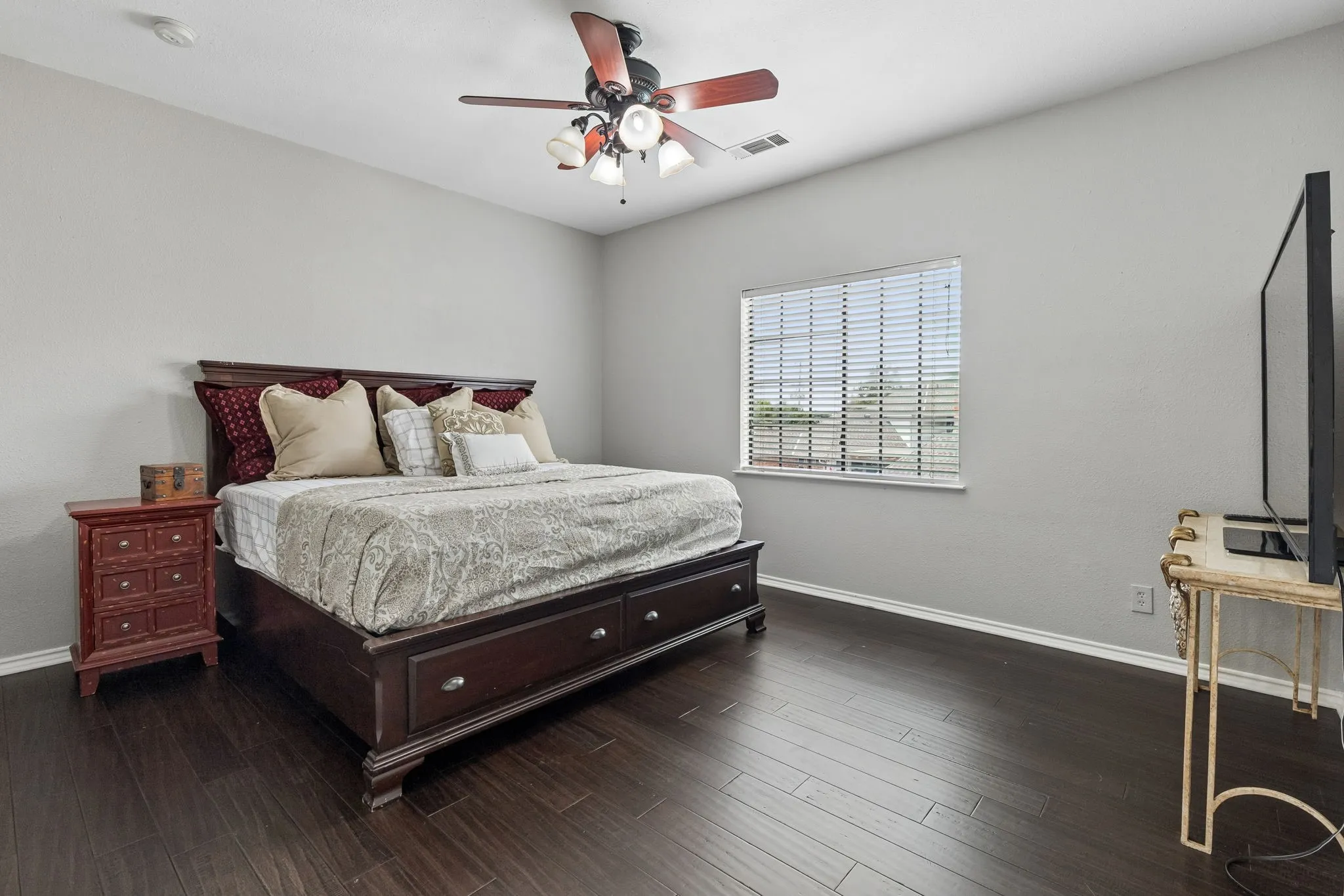 Single Family Residence For Sale in Collin County , 4624 Hallmark Drive, Plano, Texas 75024, 5 Bedroom, 4 Bathroom, 3 Garage spaces, 4,446 Sqft, built in 1986, Price $975,000, mls#21333913, Real Estate Agent in Plano, Homes For Sale in Collin county, Homes For Sale in Plano, Realtor in Plano Texas, Real Estate Brokerage Independent Realty Texas, Luminita Cordes Realtor