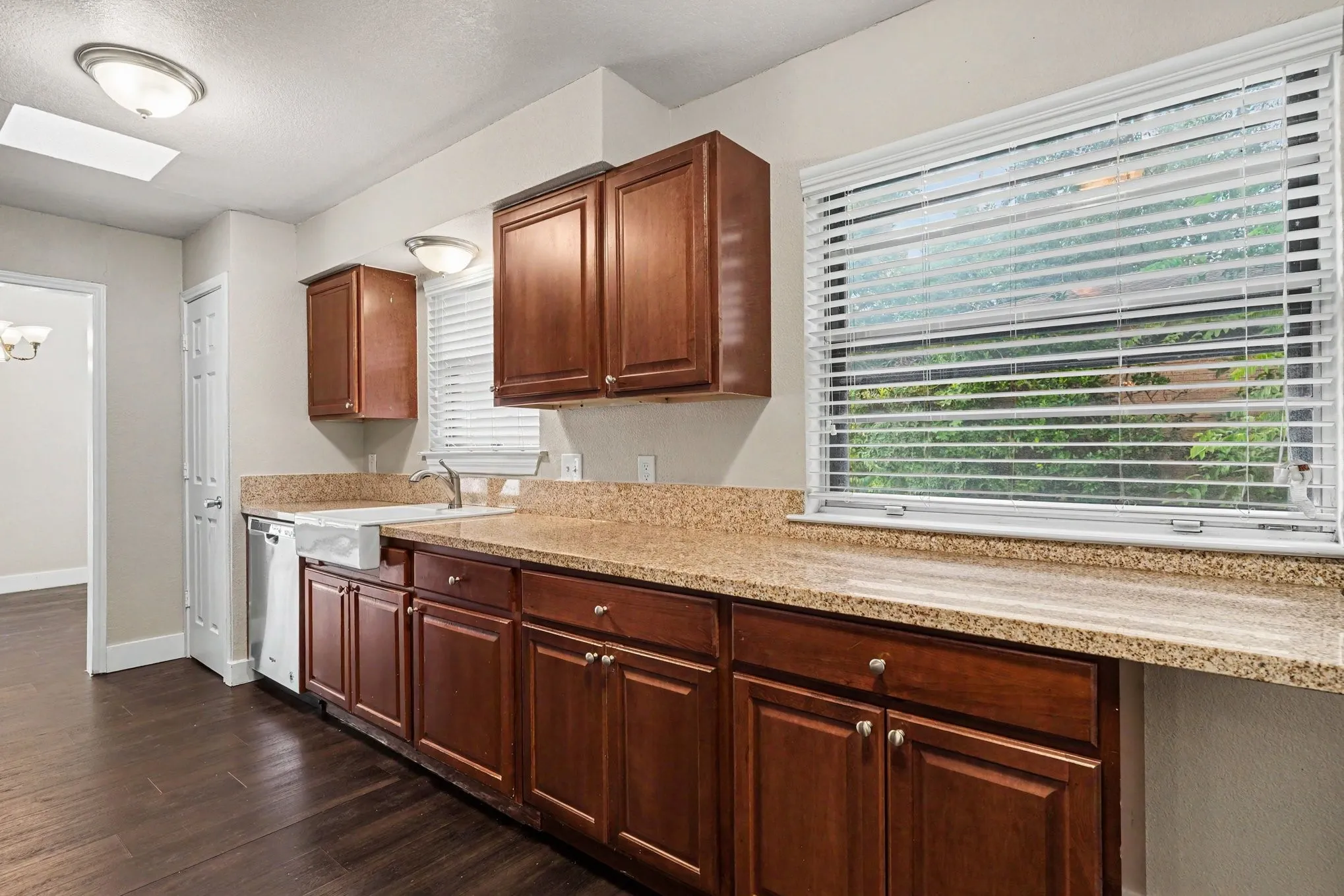 Single Family Residence For Sale in Tarrant County , 4812 Harlan Avenue, Fort Worth, Texas 76132, 3 Bedroom, 2 Bathroom, 2 Garage spaces, 1,656 Sqft, built in 1963, mls#21332816, Real Estate Agent in Fort Worth, Homes For Sale in Tarrant county, Homes For Sale in Fort Worth, Realtor in Fort Worth Texas, Real Estate Brokerage Independent Realty Texas, Luminita Cordes Realtor