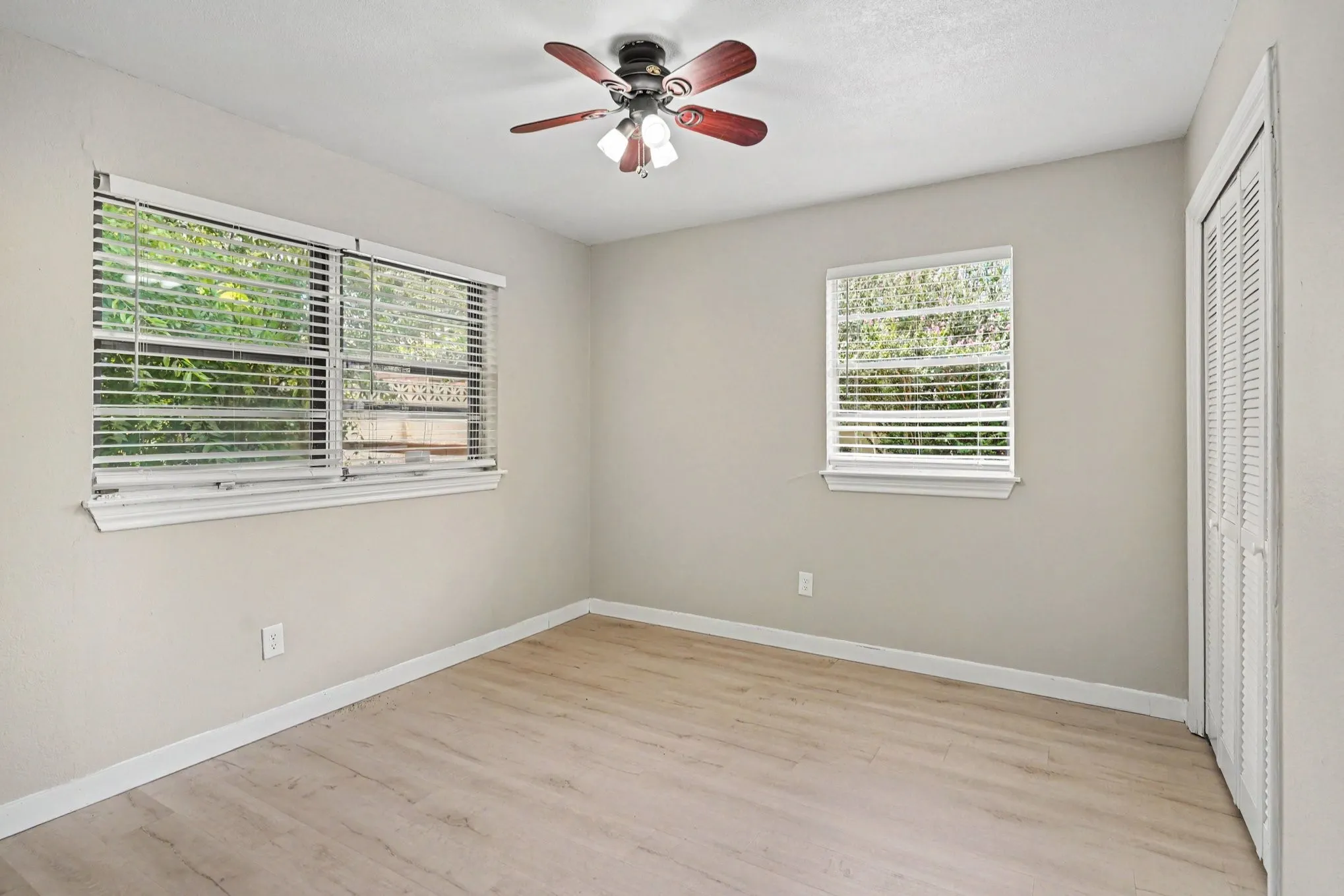 Single Family Residence For Sale in Tarrant County , 4812 Harlan Avenue, Fort Worth, Texas 76132, 3 Bedroom, 2 Bathroom, 2 Garage spaces, 1,656 Sqft, built in 1963, mls#21332816, Real Estate Agent in Fort Worth, Homes For Sale in Tarrant county, Homes For Sale in Fort Worth, Realtor in Fort Worth Texas, Real Estate Brokerage Independent Realty Texas, Luminita Cordes Realtor