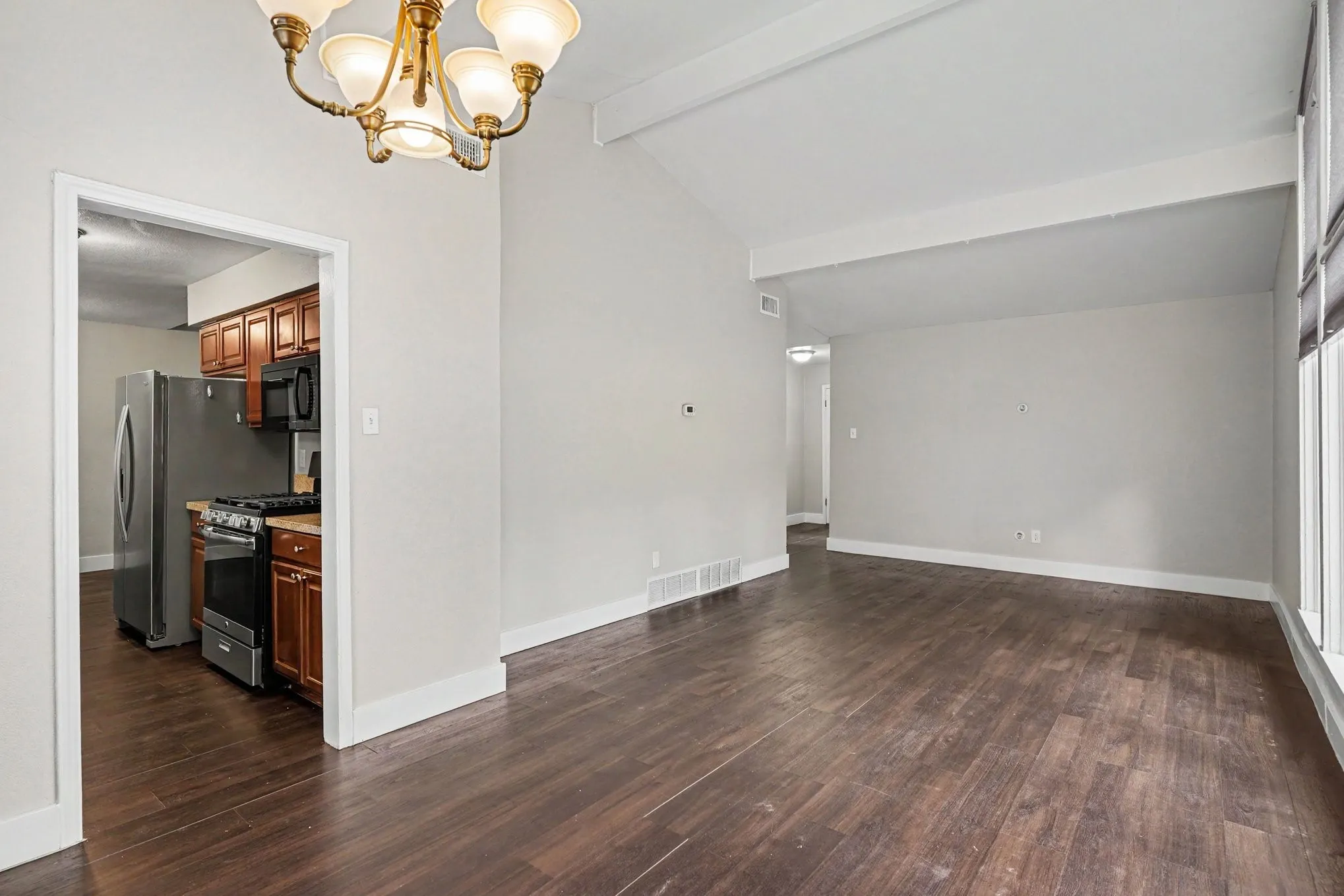 Single Family Residence For Sale in Tarrant County , 4812 Harlan Avenue, Fort Worth, Texas 76132, 3 Bedroom, 2 Bathroom, 2 Garage spaces, 1,656 Sqft, built in 1963, mls#21332816, Real Estate Agent in Fort Worth, Homes For Sale in Tarrant county, Homes For Sale in Fort Worth, Realtor in Fort Worth Texas, Real Estate Brokerage Independent Realty Texas, Luminita Cordes Realtor