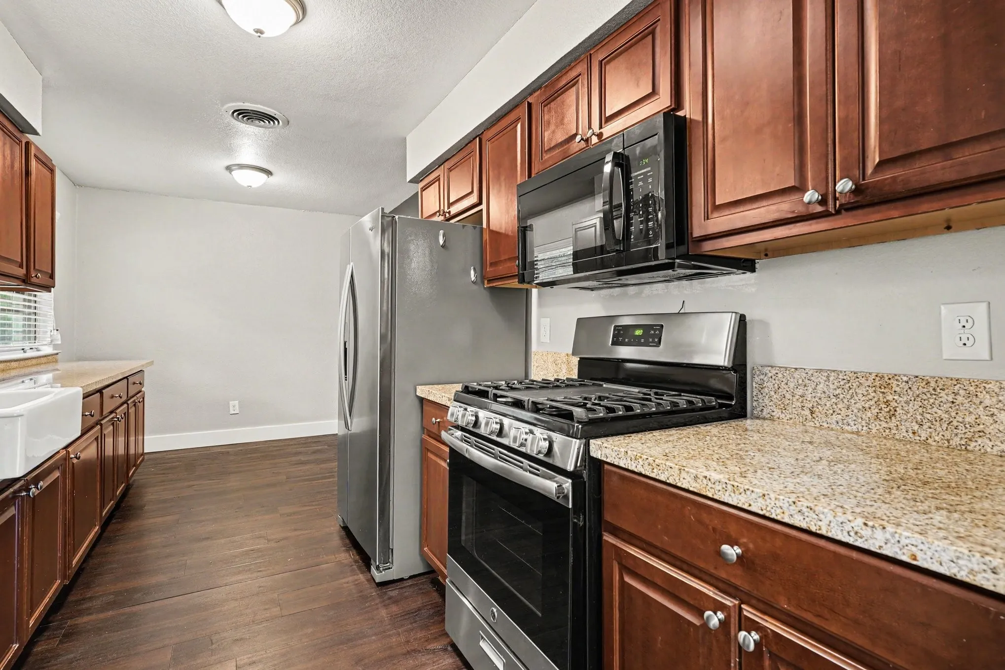 Single Family Residence For Sale in Tarrant County , 4812 Harlan Avenue, Fort Worth, Texas 76132, 3 Bedroom, 2 Bathroom, 2 Garage spaces, 1,656 Sqft, built in 1963, mls#21332816, Real Estate Agent in Fort Worth, Homes For Sale in Tarrant county, Homes For Sale in Fort Worth, Realtor in Fort Worth Texas, Real Estate Brokerage Independent Realty Texas, Luminita Cordes Realtor