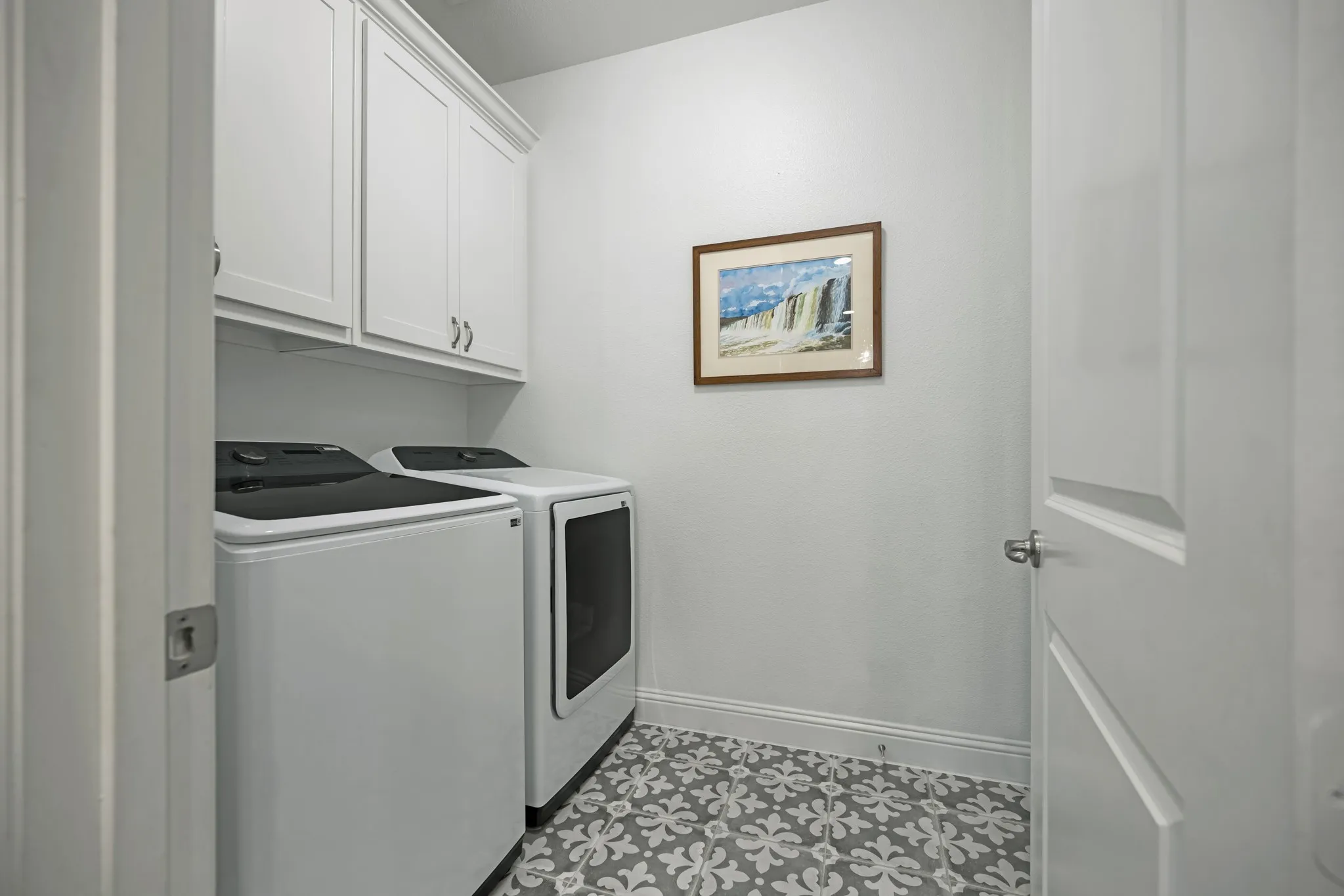 Single Family Residence For Sale in Tarrant County , 608 Bridgewater Road, Fort Worth, Texas 76131, 3 Bedroom, 2 Bathroom, 2 Garage spaces, 2,168 Sqft, built in 2018, mls#21332976, Real Estate Agent in Fort Worth, Homes For Sale in Tarrant county, Homes For Sale in Fort Worth, Realtor in Fort Worth Texas, Real Estate Brokerage Independent Realty Texas, Luminita Cordes Realtor