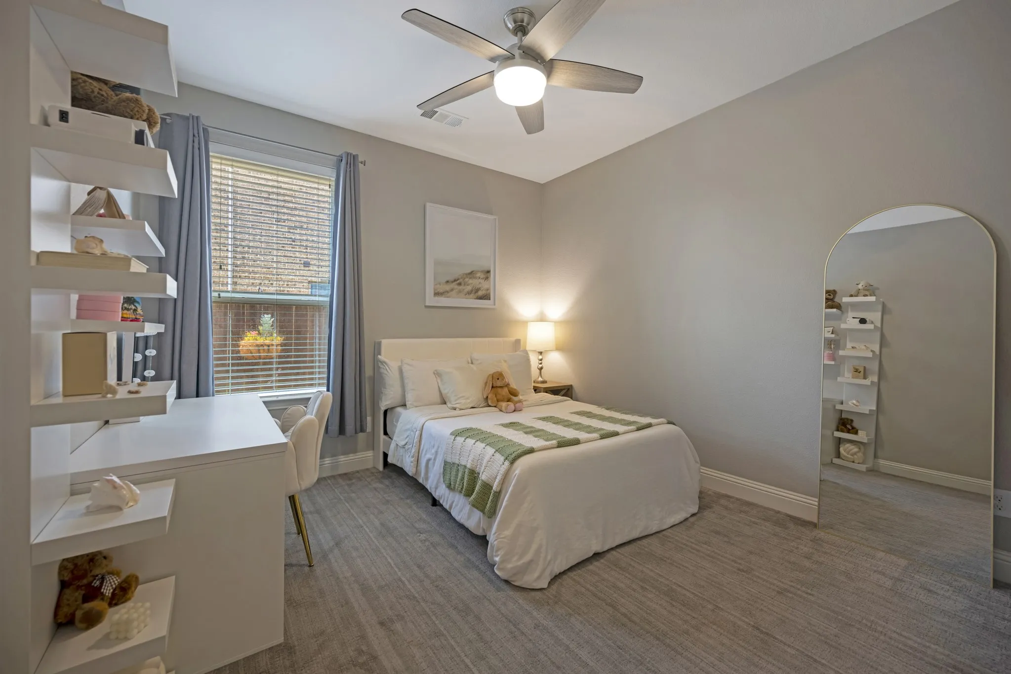 Single Family Residence For Sale in Tarrant County , 608 Bridgewater Road, Fort Worth, Texas 76131, 3 Bedroom, 2 Bathroom, 2 Garage spaces, 2,168 Sqft, built in 2018, mls#21332976, Real Estate Agent in Fort Worth, Homes For Sale in Tarrant county, Homes For Sale in Fort Worth, Realtor in Fort Worth Texas, Real Estate Brokerage Independent Realty Texas, Luminita Cordes Realtor