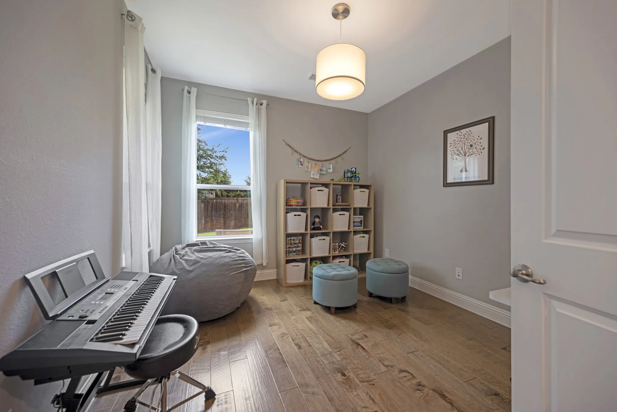 Single Family Residence For Sale in Tarrant County , 608 Bridgewater Road, Fort Worth, Texas 76131, 3 Bedroom, 2 Bathroom, 2 Garage spaces, 2,168 Sqft, built in 2018, mls#21332976, Real Estate Agent in Fort Worth, Homes For Sale in Tarrant county, Homes For Sale in Fort Worth, Realtor in Fort Worth Texas, Real Estate Brokerage Independent Realty Texas, Luminita Cordes Realtor