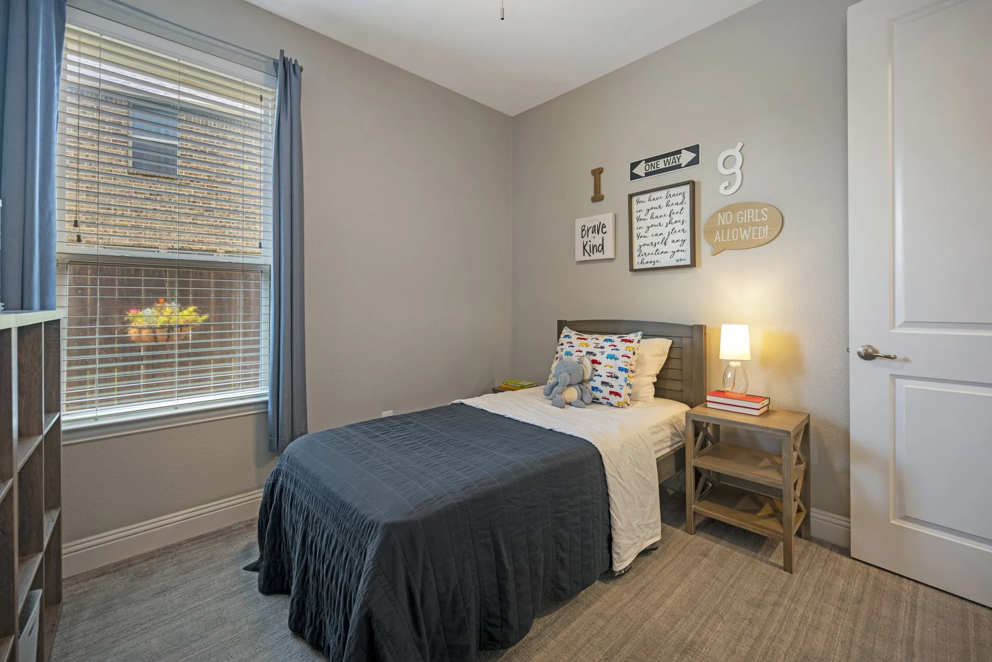 Single Family Residence For Sale in Tarrant County , 608 Bridgewater Road, Fort Worth, Texas 76131, 3 Bedroom, 2 Bathroom, 2 Garage spaces, 2,168 Sqft, built in 2018, mls#21332976, Real Estate Agent in Fort Worth, Homes For Sale in Tarrant county, Homes For Sale in Fort Worth, Realtor in Fort Worth Texas, Real Estate Brokerage Independent Realty Texas, Luminita Cordes Realtor