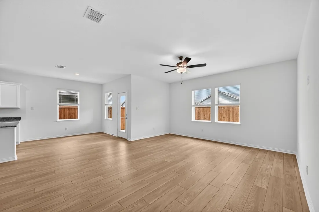2337 Buffalo Bayou Way ~ Ready Now!
