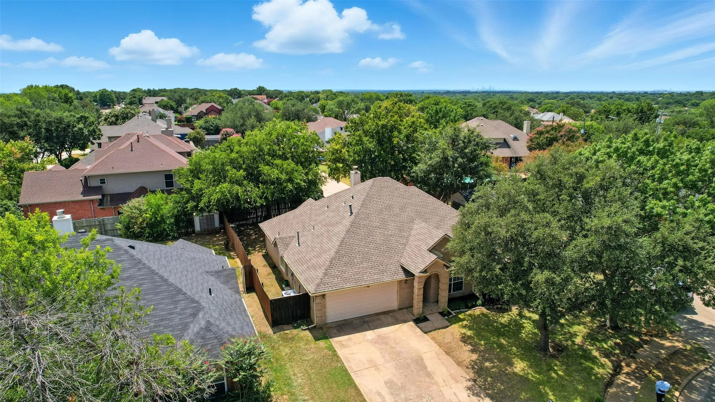 Single Family Residence For Sale in Tarrant County , 6740 Old Mill Court, North Richland Hills, Texas 76182, 3 Bedroom, 2 Bathroom, 2 Garage spaces, 1,806 Sqft, built in 1990, mls#21330541, Real Estate Agent in North Richland Hills, Homes For Sale in Tarrant county, Homes For Sale in North Richland Hills, Realtor in North Richland Hills Texas, Real Estate Brokerage Independent Realty Texas, Luminita Cordes Realtor