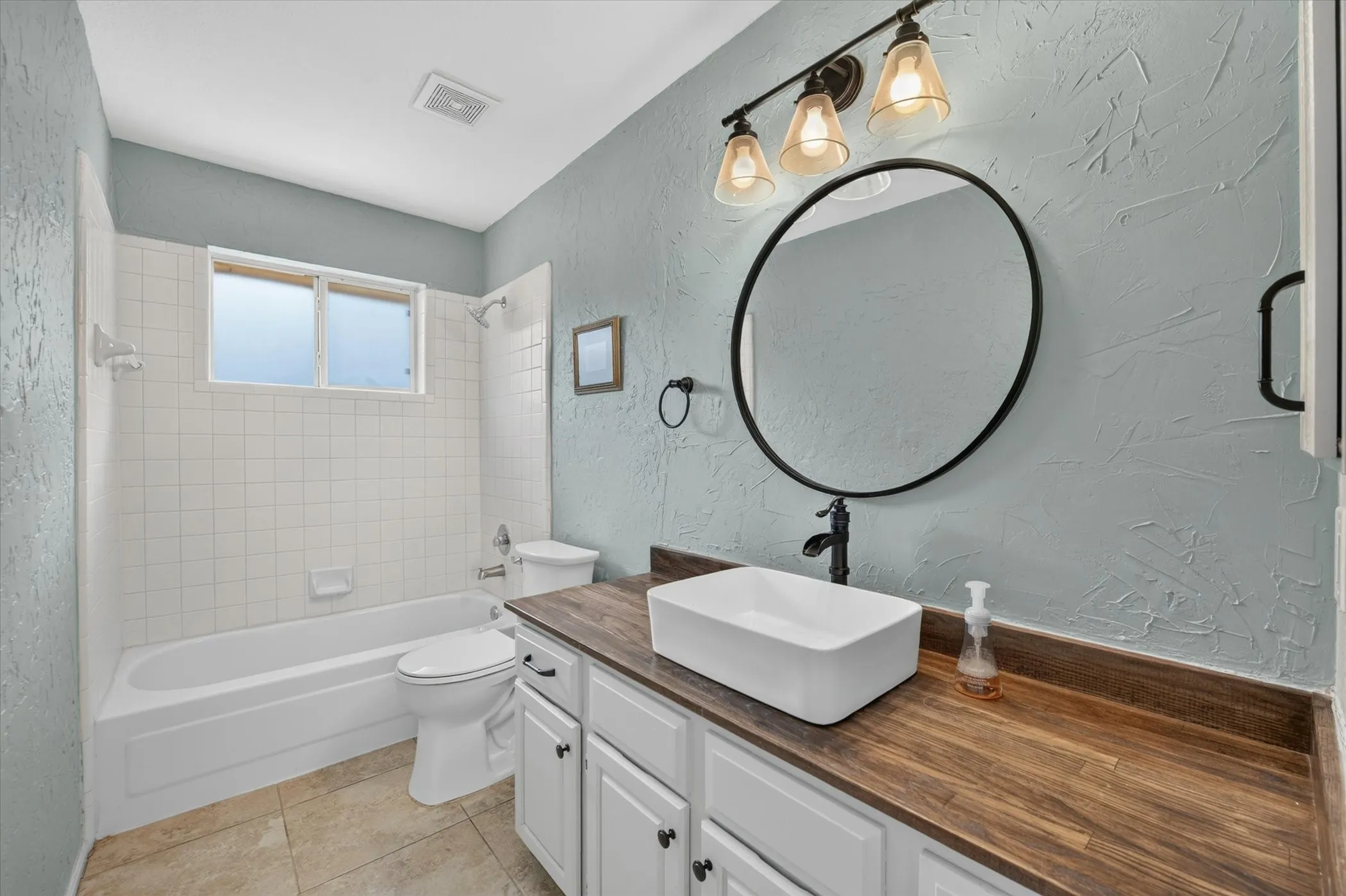 Single Family Residence For Sale in Tarrant County , 6740 Old Mill Court, North Richland Hills, Texas 76182, 3 Bedroom, 2 Bathroom, 2 Garage spaces, 1,806 Sqft, built in 1990, mls#21330541, Real Estate Agent in North Richland Hills, Homes For Sale in Tarrant county, Homes For Sale in North Richland Hills, Realtor in North Richland Hills Texas, Real Estate Brokerage Independent Realty Texas, Luminita Cordes Realtor