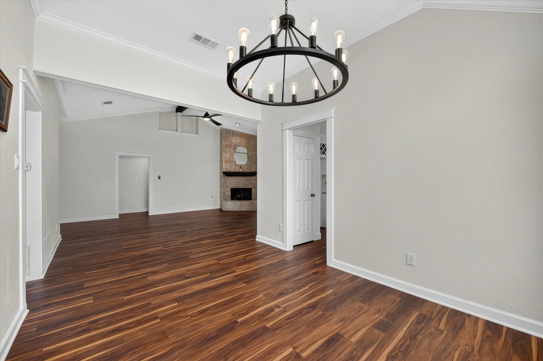 Single Family Residence For Sale in Tarrant County , 6740 Old Mill Court, North Richland Hills, Texas 76182, 3 Bedroom, 2 Bathroom, 2 Garage spaces, 1,806 Sqft, built in 1990, mls#21330541, Real Estate Agent in North Richland Hills, Homes For Sale in Tarrant county, Homes For Sale in North Richland Hills, Realtor in North Richland Hills Texas, Real Estate Brokerage Independent Realty Texas, Luminita Cordes Realtor