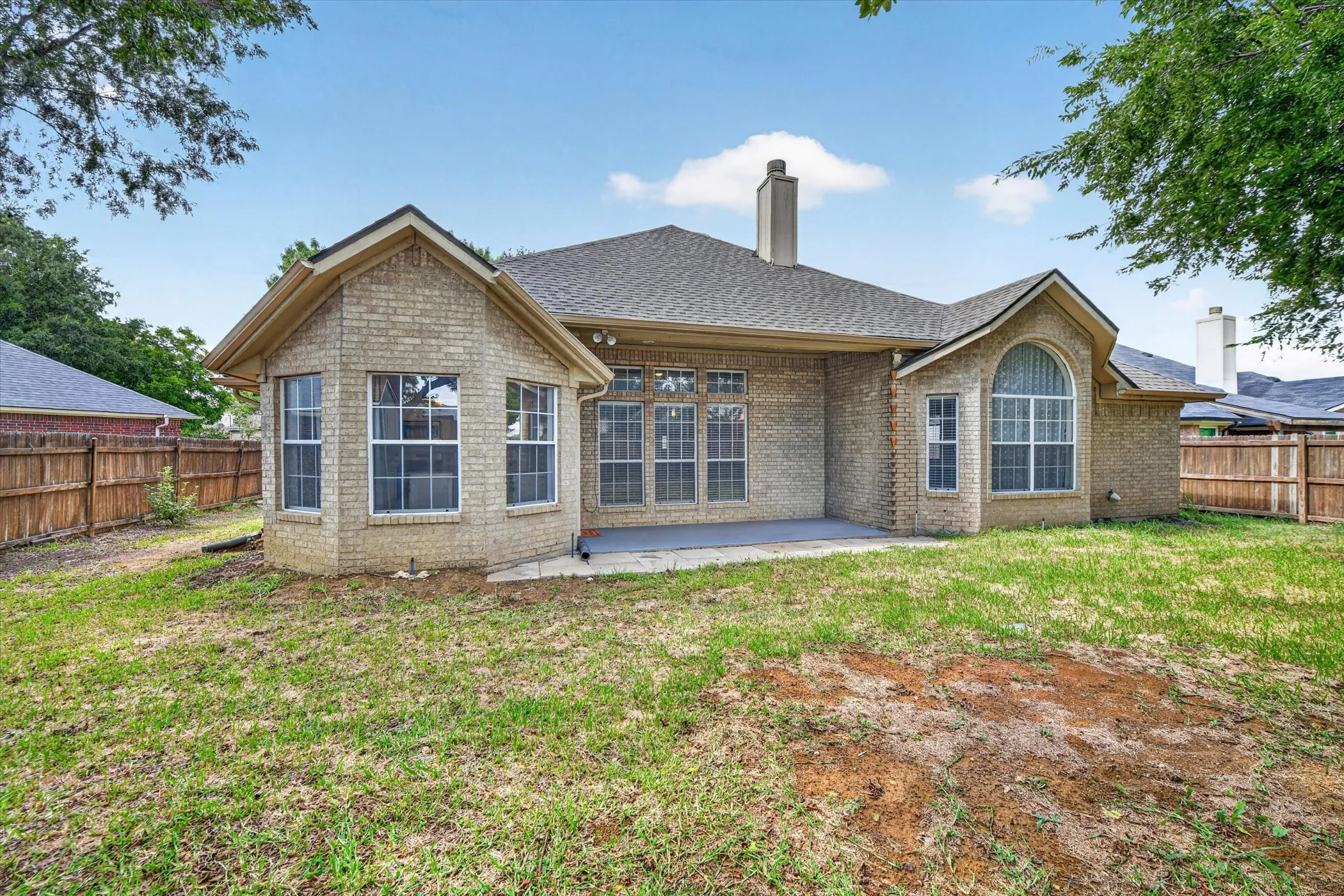 Single Family Residence For Sale in Tarrant County , 6740 Old Mill Court, North Richland Hills, Texas 76182, 3 Bedroom, 2 Bathroom, 2 Garage spaces, 1,806 Sqft, built in 1990, mls#21330541, Real Estate Agent in North Richland Hills, Homes For Sale in Tarrant county, Homes For Sale in North Richland Hills, Realtor in North Richland Hills Texas, Real Estate Brokerage Independent Realty Texas, Luminita Cordes Realtor