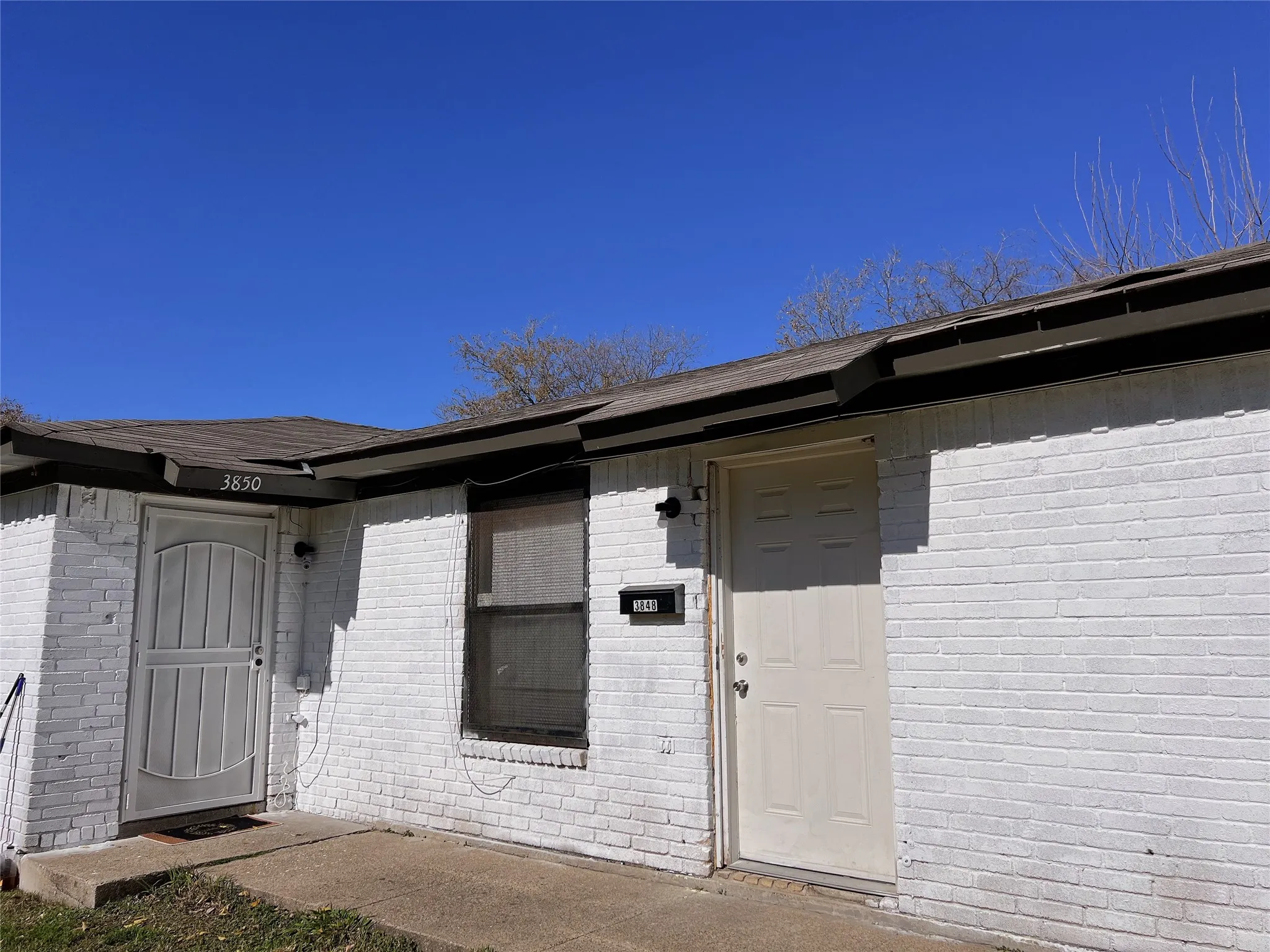 Duplex For Rent in Tarrant County , 3848 Waldorf Street, Fort Worth, Texas 76119, 2 Bedrooms, 1 Bathroom, Garage spaces, 734 Sqft, built in 1984, Price $1,150, mls#21333923, Real Estate Agent in Fort Worth, Homes For Rent in Tarrant county, Homes For Rent in Fort Worth, Realtor in Fort Worth Texas, Real Estate Brokerage Independent Realty Texas, Luminita Cordes Realtor