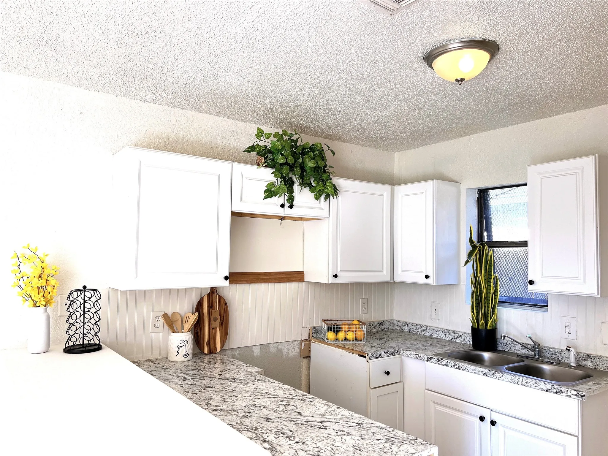 Duplex For Rent in Tarrant County , 3848 Waldorf Street, Fort Worth, Texas 76119, 2 Bedrooms, 1 Bathroom, Garage spaces, 734 Sqft, built in 1984, Price $1,150, mls#21333923, Real Estate Agent in Fort Worth, Homes For Rent in Tarrant county, Homes For Rent in Fort Worth, Realtor in Fort Worth Texas, Real Estate Brokerage Independent Realty Texas, Luminita Cordes Realtor