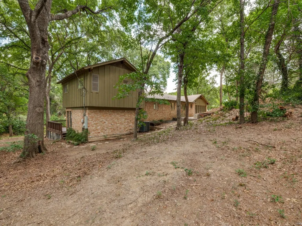 Single Family Residence For Sale in Dallas County , 1408 N Cedar Hill Road, Cedar Hill, Texas 75104, 3 Bedroom, 4 Bathroom, Garage spaces, 2,626 Sqft, built in 1971, mls#21333946, Real Estate Agent in Cedar Hill, Homes For Sale in Dallas county, Homes For Sale in Cedar Hill, Realtor in Cedar Hill Texas, Real Estate Brokerage Independent Realty Texas, Luminita Cordes Realtor