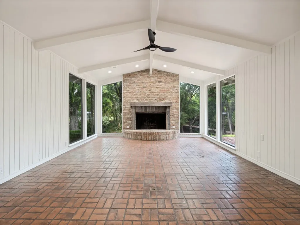Single Family Residence For Sale in Dallas County , 1408 N Cedar Hill Road, Cedar Hill, Texas 75104, 3 Bedroom, 4 Bathroom, Garage spaces, 2,626 Sqft, built in 1971, mls#21333946, Real Estate Agent in Cedar Hill, Homes For Sale in Dallas county, Homes For Sale in Cedar Hill, Realtor in Cedar Hill Texas, Real Estate Brokerage Independent Realty Texas, Luminita Cordes Realtor