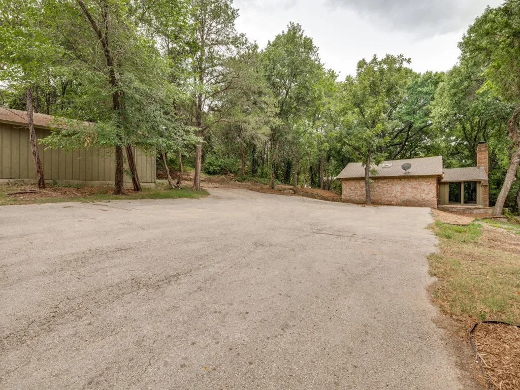 Single Family Residence For Sale in Dallas County , 1408 N Cedar Hill Road, Cedar Hill, Texas 75104, 3 Bedroom, 4 Bathroom, Garage spaces, 2,626 Sqft, built in 1971, mls#21333946, Real Estate Agent in Cedar Hill, Homes For Sale in Dallas county, Homes For Sale in Cedar Hill, Realtor in Cedar Hill Texas, Real Estate Brokerage Independent Realty Texas, Luminita Cordes Realtor