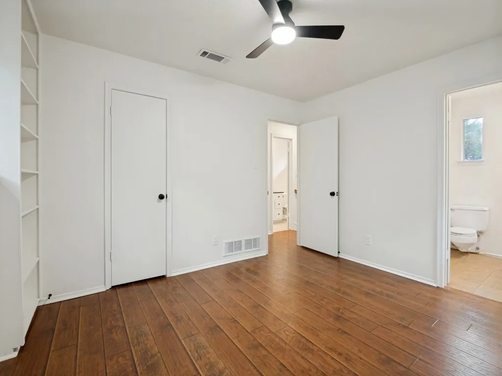 Single Family Residence For Sale in Dallas County , 1408 N Cedar Hill Road, Cedar Hill, Texas 75104, 3 Bedroom, 4 Bathroom, Garage spaces, 2,626 Sqft, built in 1971, mls#21333946, Real Estate Agent in Cedar Hill, Homes For Sale in Dallas county, Homes For Sale in Cedar Hill, Realtor in Cedar Hill Texas, Real Estate Brokerage Independent Realty Texas, Luminita Cordes Realtor