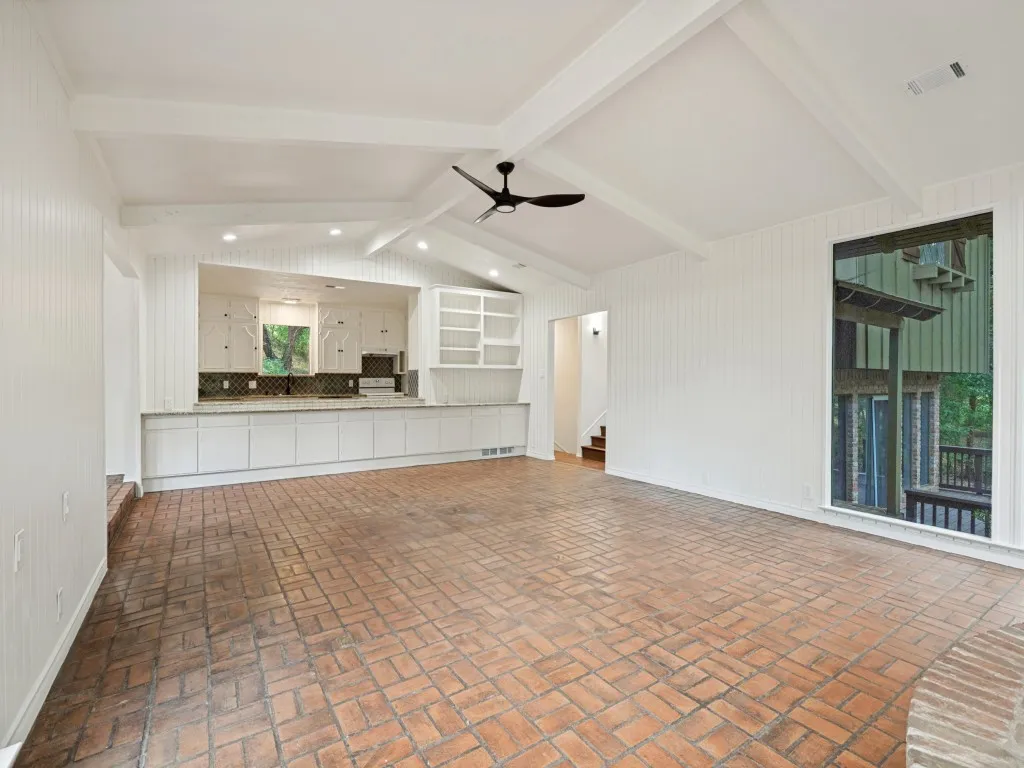 Single Family Residence For Sale in Dallas County , 1408 N Cedar Hill Road, Cedar Hill, Texas 75104, 3 Bedroom, 4 Bathroom, Garage spaces, 2,626 Sqft, built in 1971, mls#21333946, Real Estate Agent in Cedar Hill, Homes For Sale in Dallas county, Homes For Sale in Cedar Hill, Realtor in Cedar Hill Texas, Real Estate Brokerage Independent Realty Texas, Luminita Cordes Realtor