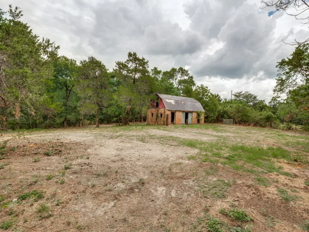 Single Family Residence For Sale in Dallas County , 1408 N Cedar Hill Road, Cedar Hill, Texas 75104, 3 Bedroom, 4 Bathroom, Garage spaces, 2,626 Sqft, built in 1971, mls#21333946, Real Estate Agent in Cedar Hill, Homes For Sale in Dallas county, Homes For Sale in Cedar Hill, Realtor in Cedar Hill Texas, Real Estate Brokerage Independent Realty Texas, Luminita Cordes Realtor