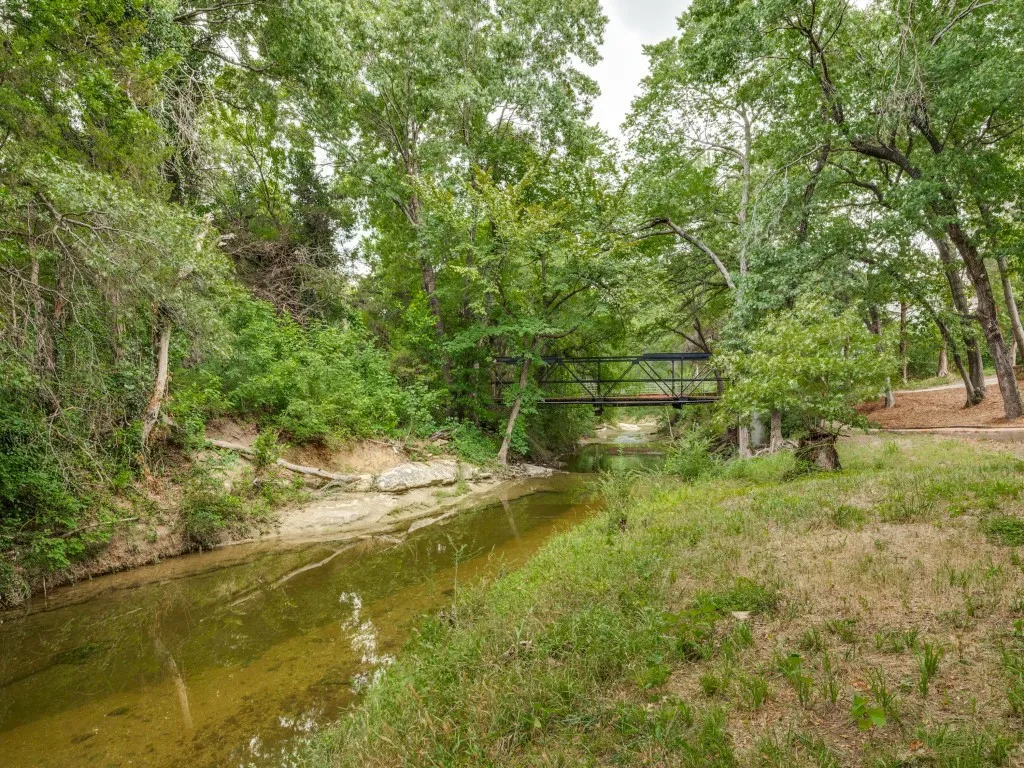Single Family Residence For Sale in Dallas County , 1408 N Cedar Hill Road, Cedar Hill, Texas 75104, 3 Bedroom, 4 Bathroom, Garage spaces, 2,626 Sqft, built in 1971, mls#21333946, Real Estate Agent in Cedar Hill, Homes For Sale in Dallas county, Homes For Sale in Cedar Hill, Realtor in Cedar Hill Texas, Real Estate Brokerage Independent Realty Texas, Luminita Cordes Realtor