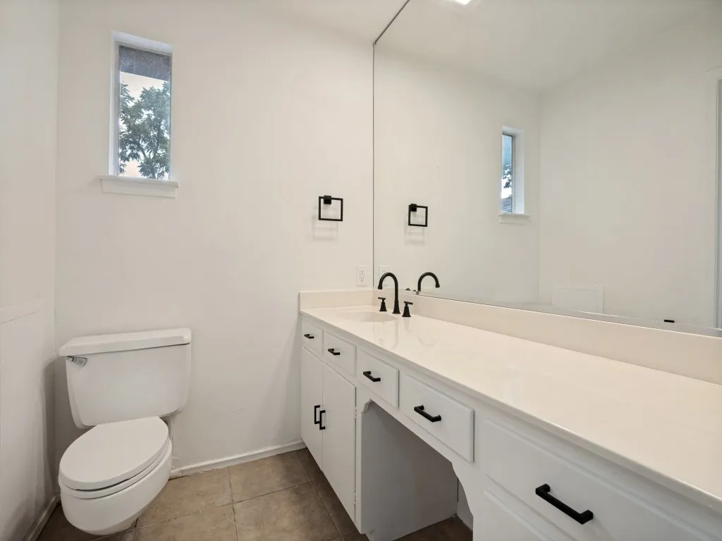Single Family Residence For Sale in Dallas County , 1408 N Cedar Hill Road, Cedar Hill, Texas 75104, 3 Bedroom, 4 Bathroom, Garage spaces, 2,626 Sqft, built in 1971, mls#21333946, Real Estate Agent in Cedar Hill, Homes For Sale in Dallas county, Homes For Sale in Cedar Hill, Realtor in Cedar Hill Texas, Real Estate Brokerage Independent Realty Texas, Luminita Cordes Realtor
