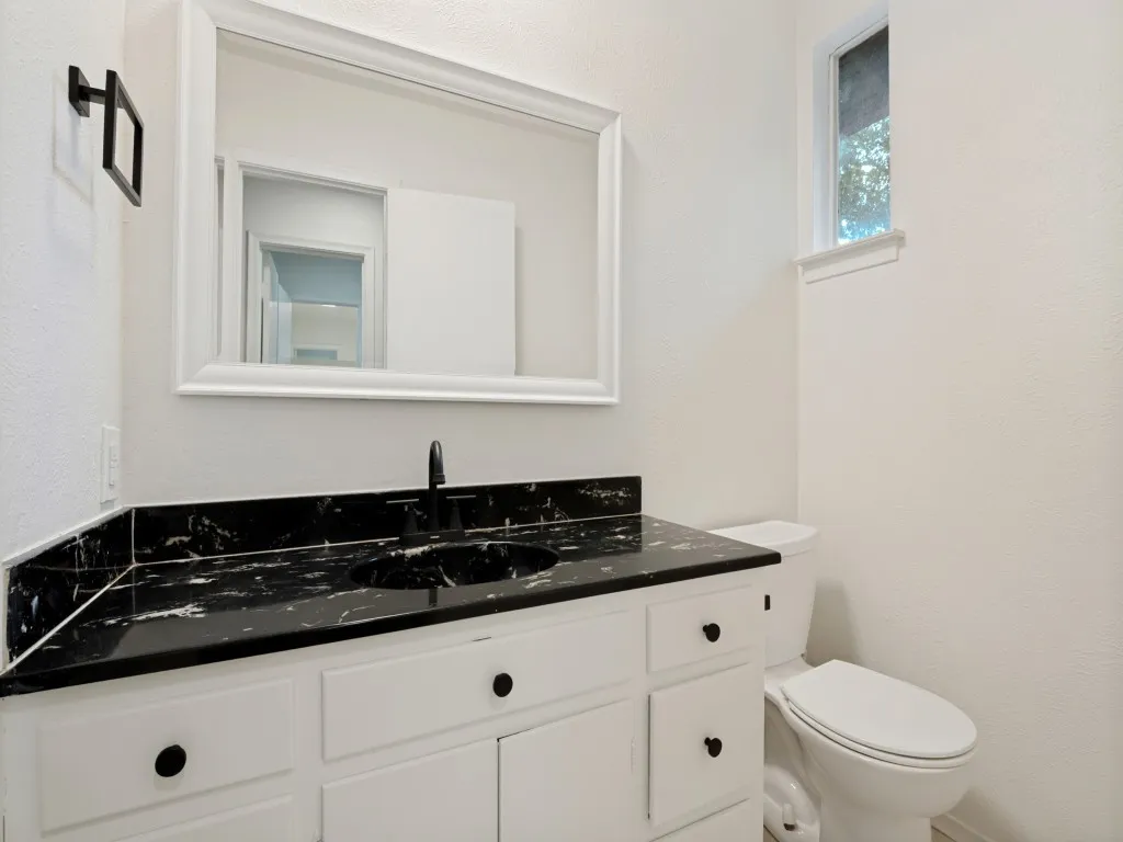 Single Family Residence For Sale in Dallas County , 1408 N Cedar Hill Road, Cedar Hill, Texas 75104, 3 Bedroom, 4 Bathroom, Garage spaces, 2,626 Sqft, built in 1971, mls#21333946, Real Estate Agent in Cedar Hill, Homes For Sale in Dallas county, Homes For Sale in Cedar Hill, Realtor in Cedar Hill Texas, Real Estate Brokerage Independent Realty Texas, Luminita Cordes Realtor