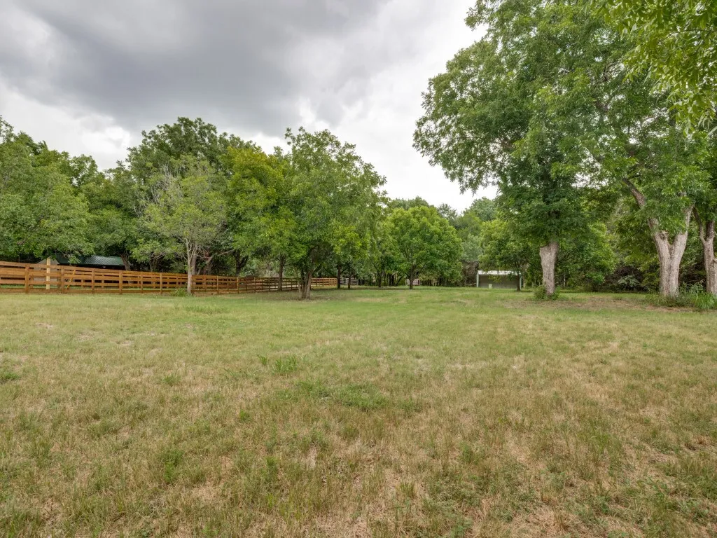 Single Family Residence For Sale in Dallas County , 1408 N Cedar Hill Road, Cedar Hill, Texas 75104, 3 Bedroom, 4 Bathroom, Garage spaces, 2,626 Sqft, built in 1971, mls#21333946, Real Estate Agent in Cedar Hill, Homes For Sale in Dallas county, Homes For Sale in Cedar Hill, Realtor in Cedar Hill Texas, Real Estate Brokerage Independent Realty Texas, Luminita Cordes Realtor