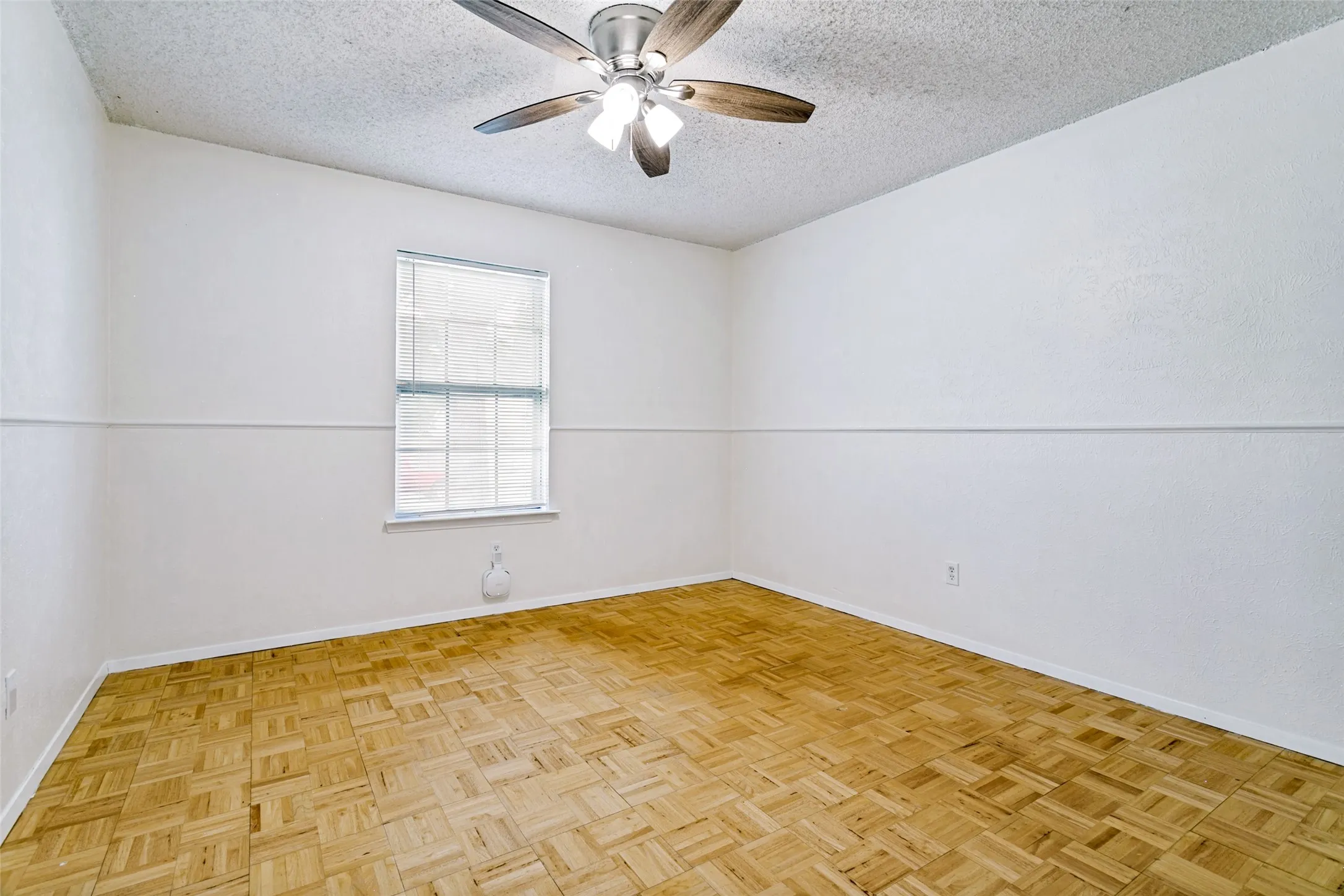 Single Family Residence For Sale in Tarrant County , 705 Reveille Road, Fort Worth, Texas 76108, 4 Bedroom, 3 Bathroom, 2 Garage spaces, 1,983 Sqft, built in 1978, mls#21333952, Real Estate Agent in Fort Worth, Homes For Sale in Tarrant county, Homes For Sale in Fort Worth, Realtor in Fort Worth Texas, Real Estate Brokerage Independent Realty Texas, Luminita Cordes Realtor