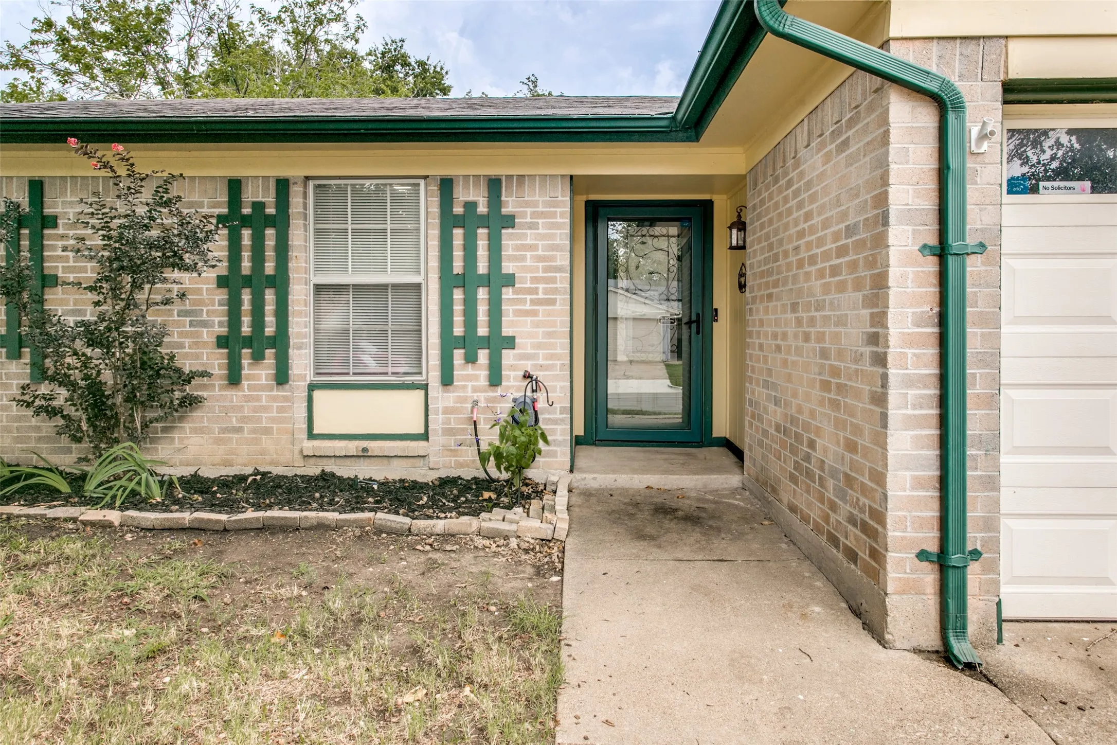 Single Family Residence For Sale in Tarrant County , 705 Reveille Road, Fort Worth, Texas 76108, 4 Bedroom, 3 Bathroom, 2 Garage spaces, 1,983 Sqft, built in 1978, mls#21333952, Real Estate Agent in Fort Worth, Homes For Sale in Tarrant county, Homes For Sale in Fort Worth, Realtor in Fort Worth Texas, Real Estate Brokerage Independent Realty Texas, Luminita Cordes Realtor
