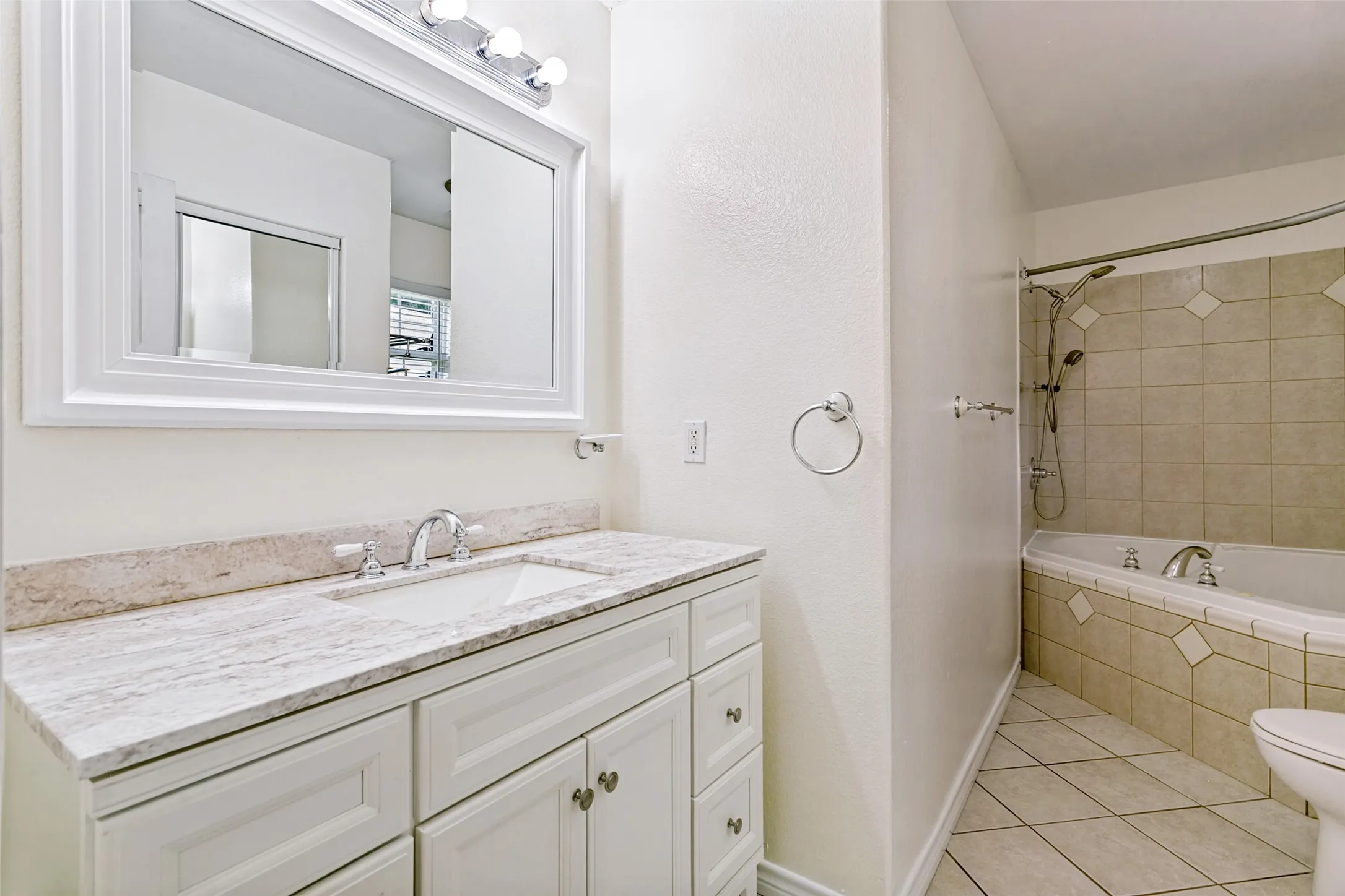 Single Family Residence For Sale in Tarrant County , 705 Reveille Road, Fort Worth, Texas 76108, 4 Bedroom, 3 Bathroom, 2 Garage spaces, 1,983 Sqft, built in 1978, mls#21333952, Real Estate Agent in Fort Worth, Homes For Sale in Tarrant county, Homes For Sale in Fort Worth, Realtor in Fort Worth Texas, Real Estate Brokerage Independent Realty Texas, Luminita Cordes Realtor