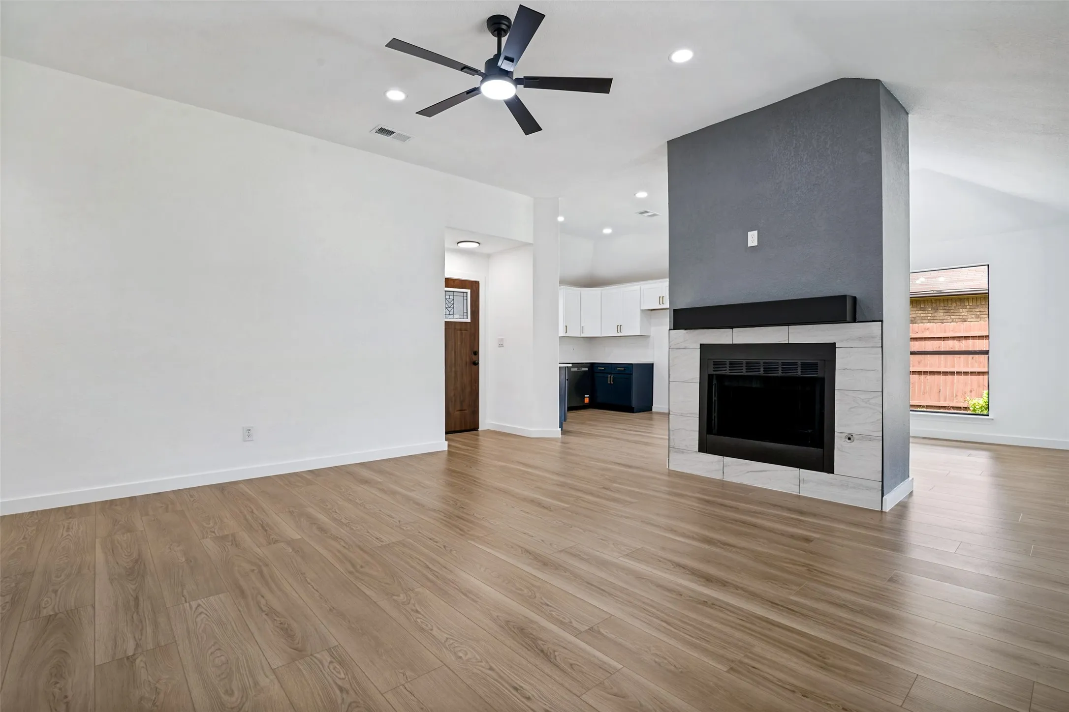 Single Family Residence For Sale in Dallas County , 8010 Meadowlark Lane, Rowlett, Texas 75088, 3 Bedroom, 2 Bathroom, 2 Garage spaces, 1,363 Sqft, built in 1986, mls#21333943, Real Estate Agent in Rowlett, Homes For Sale in Dallas county, Homes For Sale in Rowlett, Realtor in Rowlett Texas, Real Estate Brokerage Independent Realty Texas, Luminita Cordes Realtor