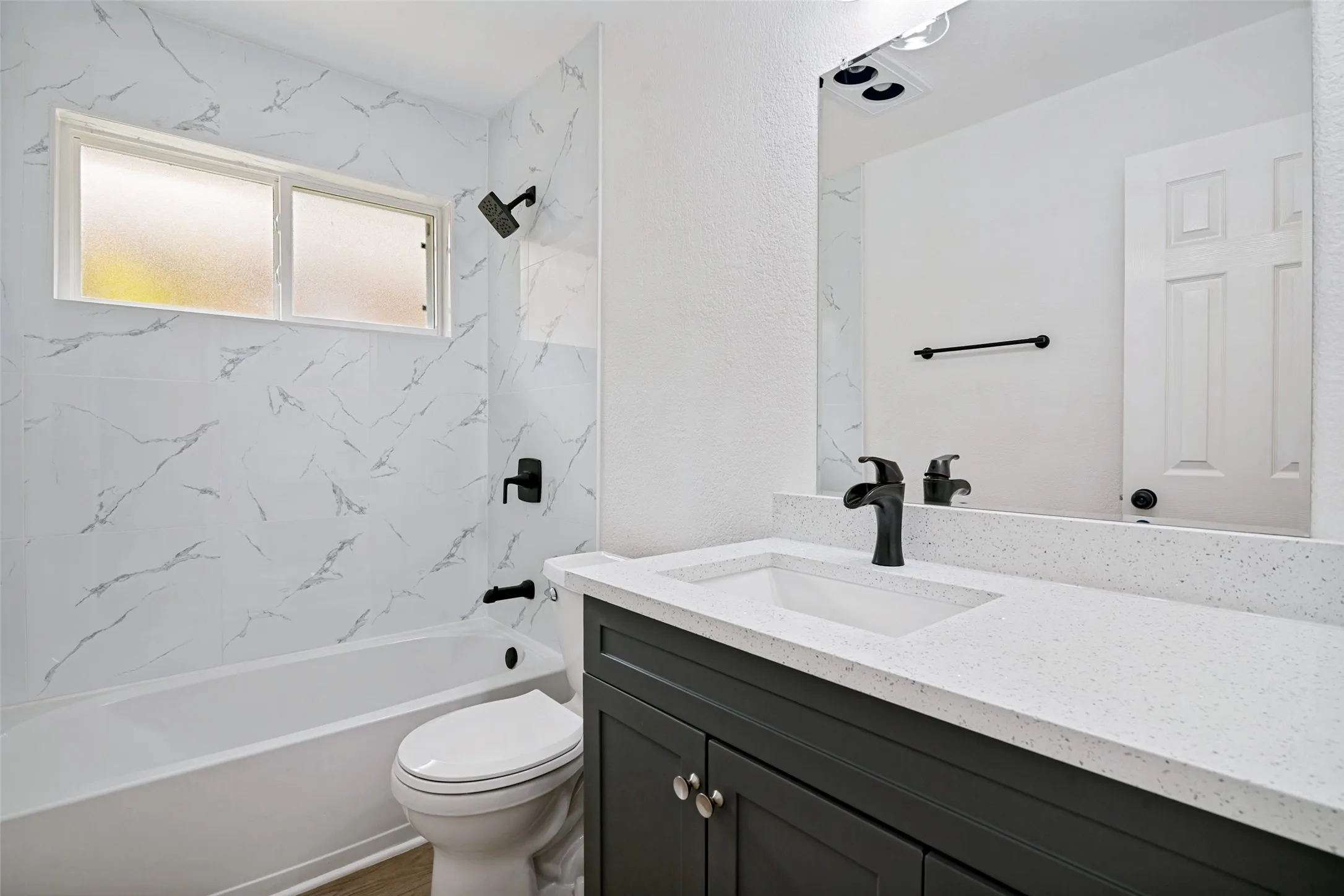 Single Family Residence For Sale in Dallas County , 8010 Meadowlark Lane, Rowlett, Texas 75088, 3 Bedroom, 2 Bathroom, 2 Garage spaces, 1,363 Sqft, built in 1986, mls#21333943, Real Estate Agent in Rowlett, Homes For Sale in Dallas county, Homes For Sale in Rowlett, Realtor in Rowlett Texas, Real Estate Brokerage Independent Realty Texas, Luminita Cordes Realtor