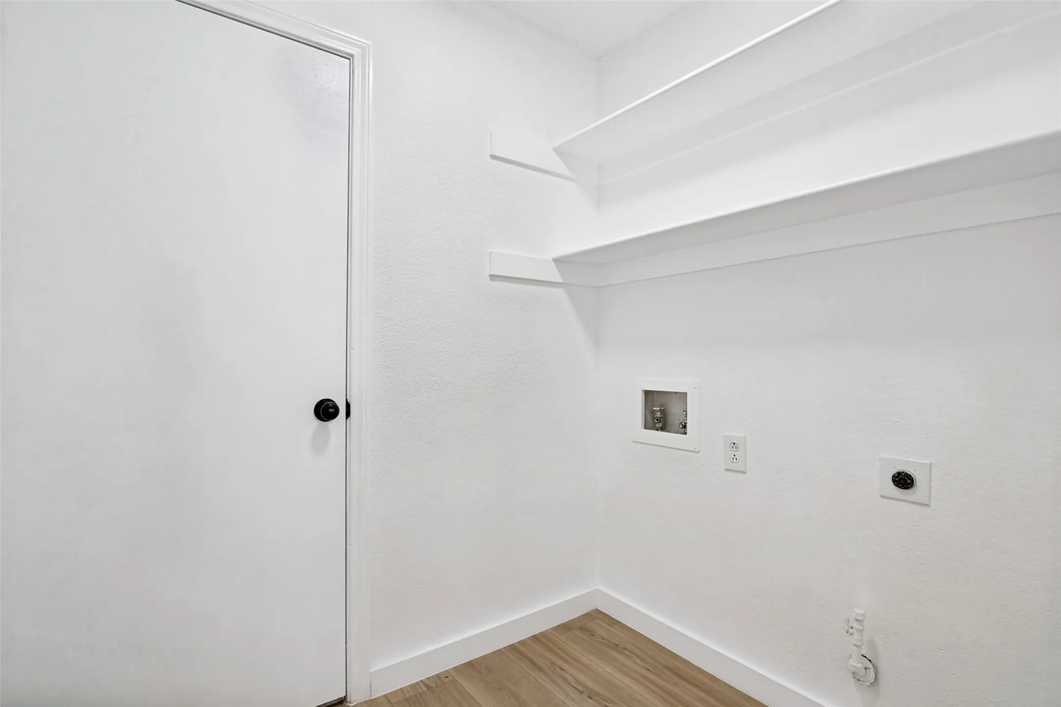 Single Family Residence For Sale in Dallas County , 8010 Meadowlark Lane, Rowlett, Texas 75088, 3 Bedroom, 2 Bathroom, 2 Garage spaces, 1,363 Sqft, built in 1986, mls#21333943, Real Estate Agent in Rowlett, Homes For Sale in Dallas county, Homes For Sale in Rowlett, Realtor in Rowlett Texas, Real Estate Brokerage Independent Realty Texas, Luminita Cordes Realtor